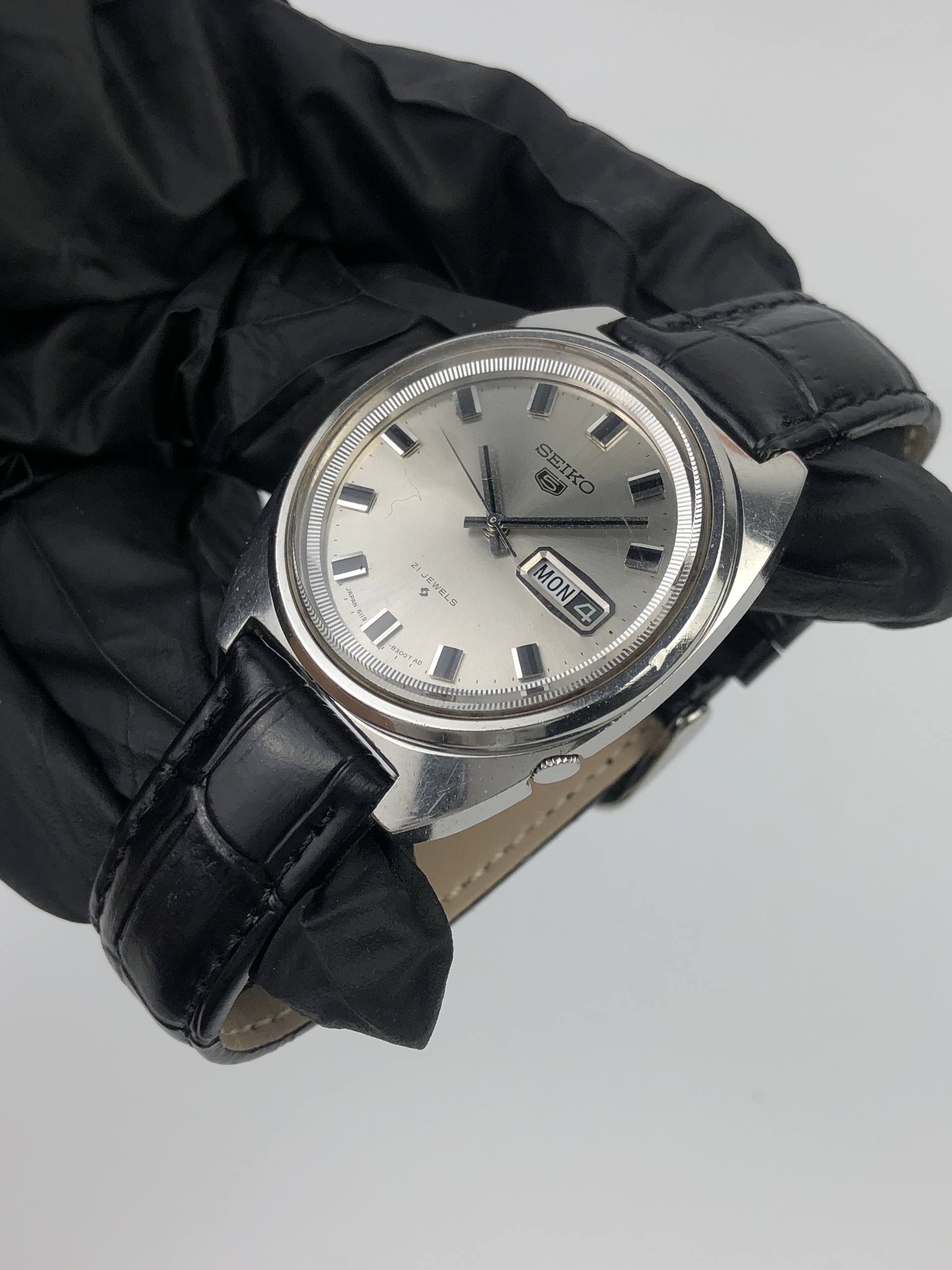 SEIKO 5 CAL 6119 SUNBURST GREY DIAL GERIGI INNER RING - Gambar 3