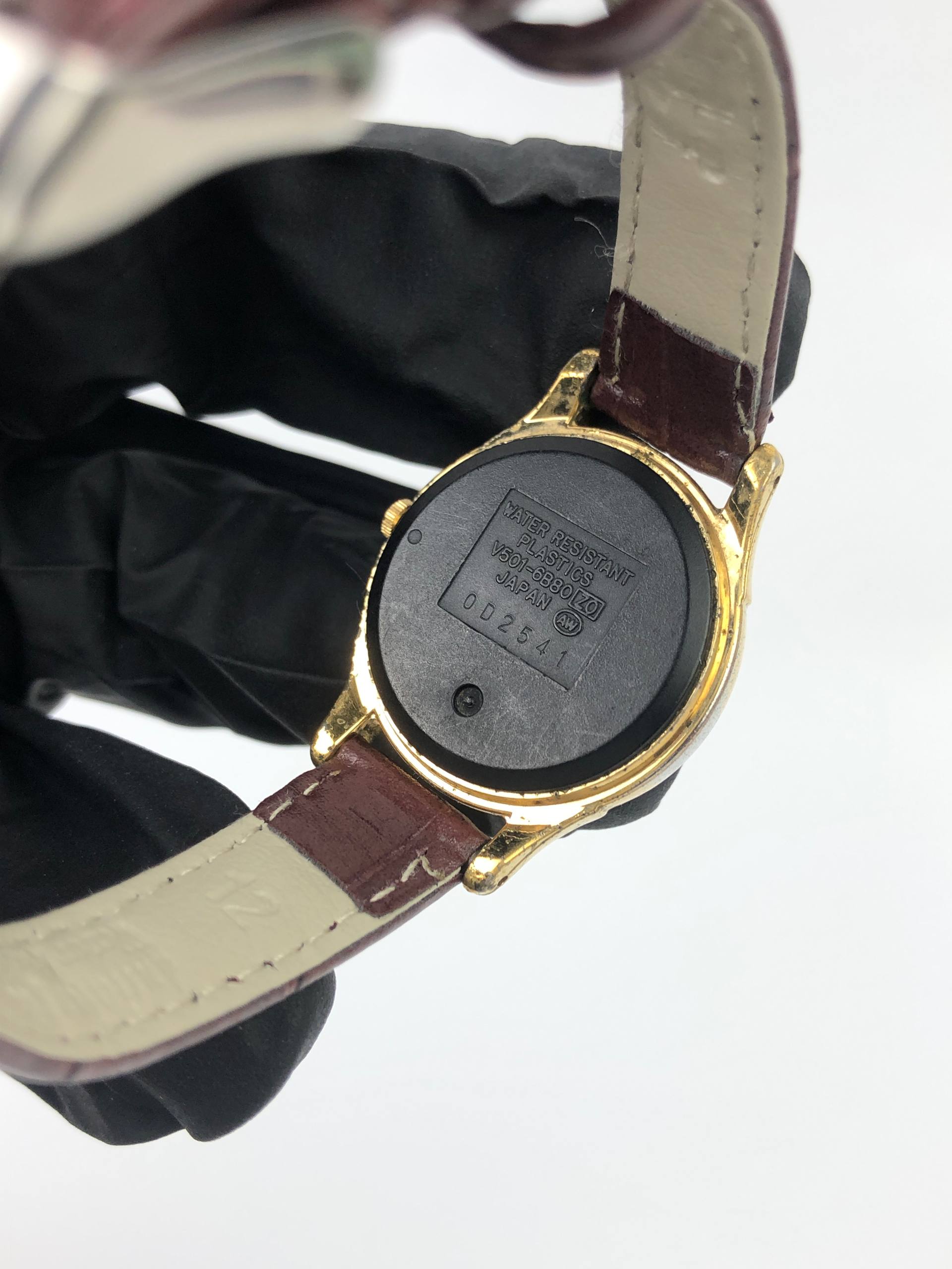 CHARACTER WATCH VINTAGE ALBA - Gambar 7