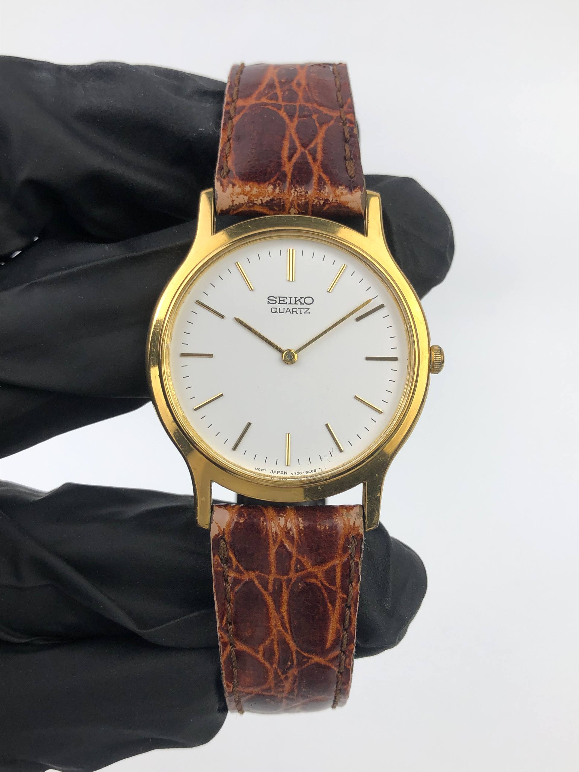 SEIKO QUARTZ CAL V700 MINIMALIST WHITE DIAL DRESS WATCH - Gambar 2