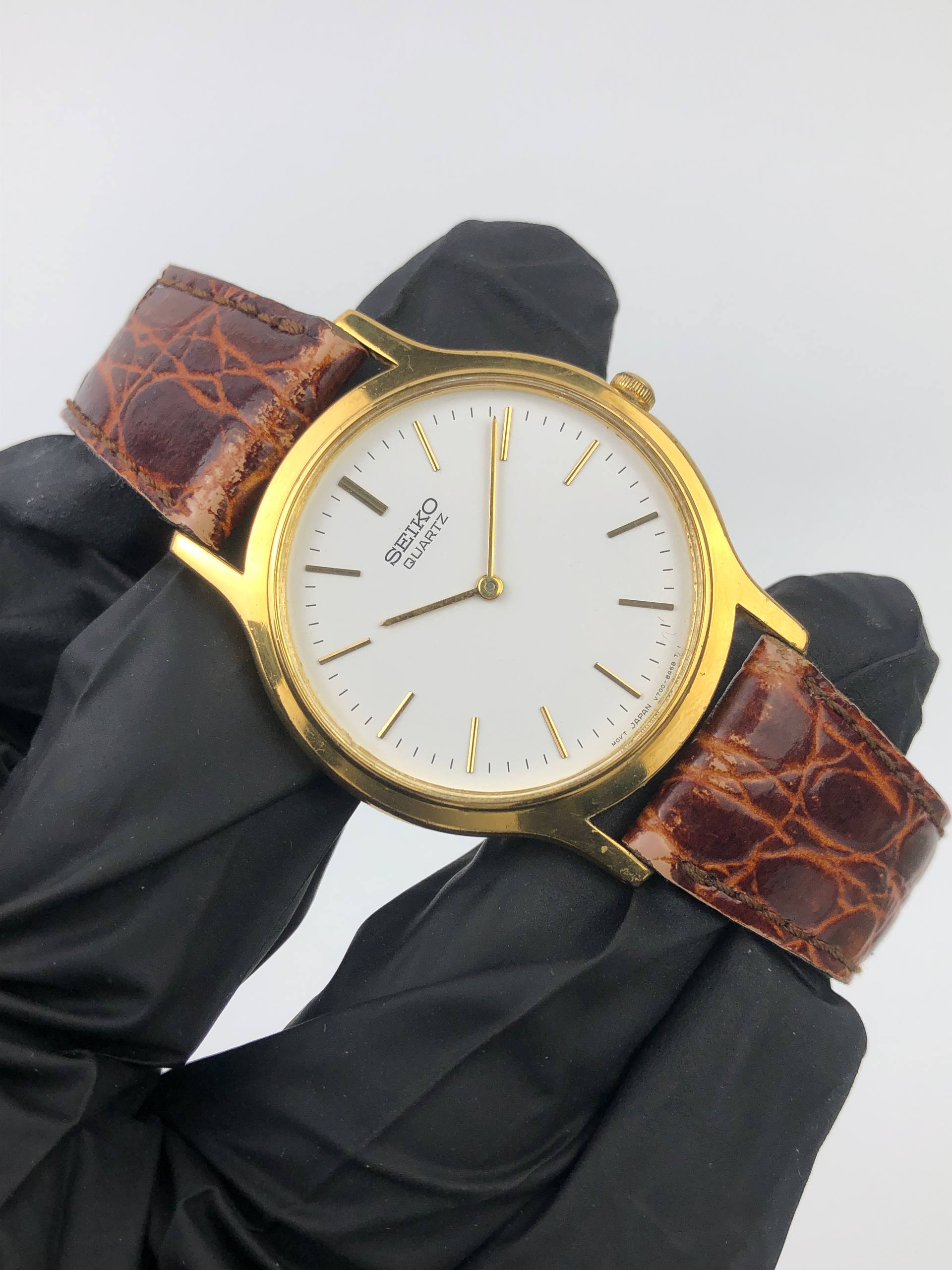 SEIKO QUARTZ CAL V700 MINIMALIST WHITE DIAL DRESS WATCH - Gambar 3