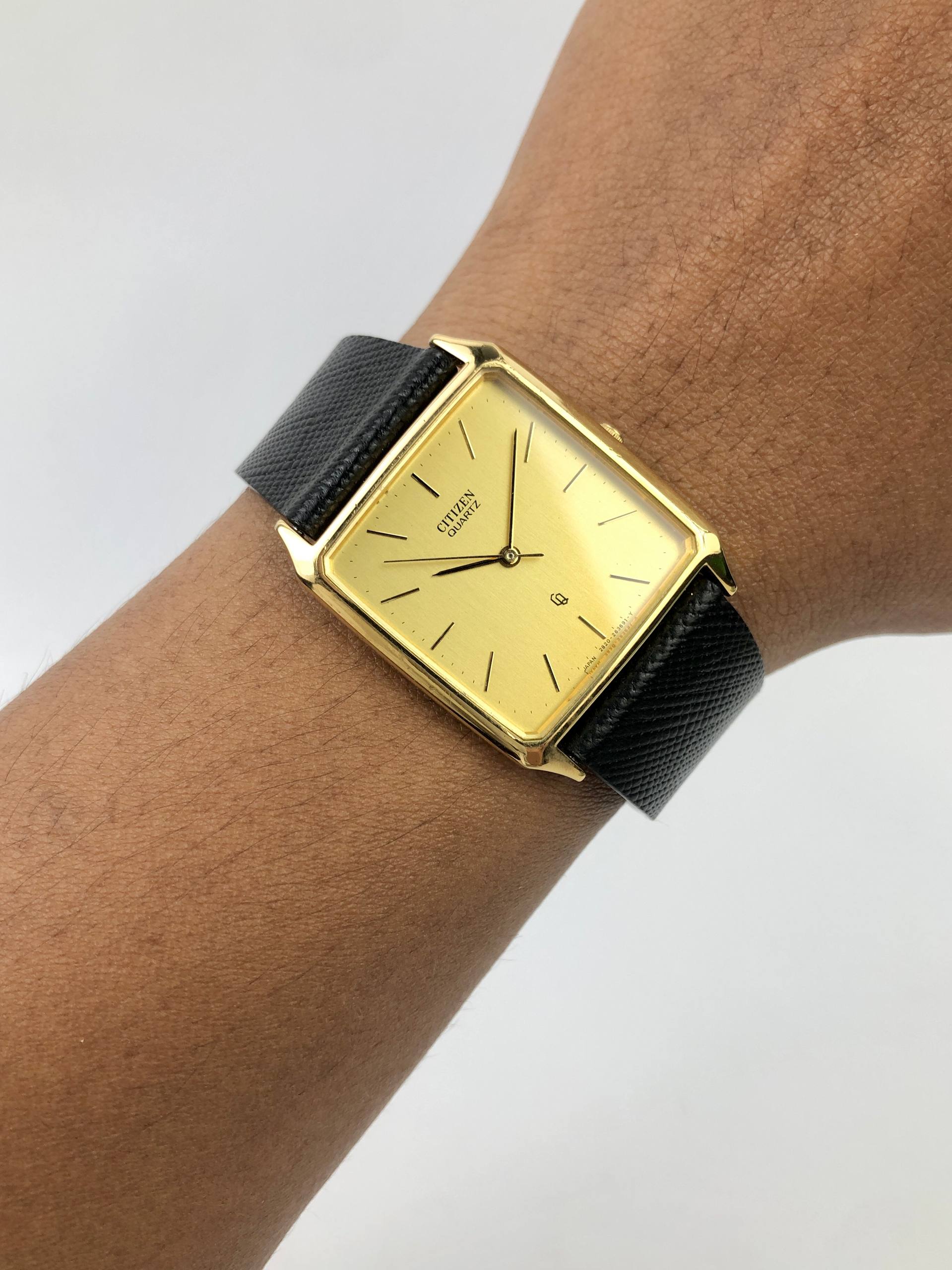 CITIZEN CRYSTON QUARTZ TANK DRESSWATCH JAPAN