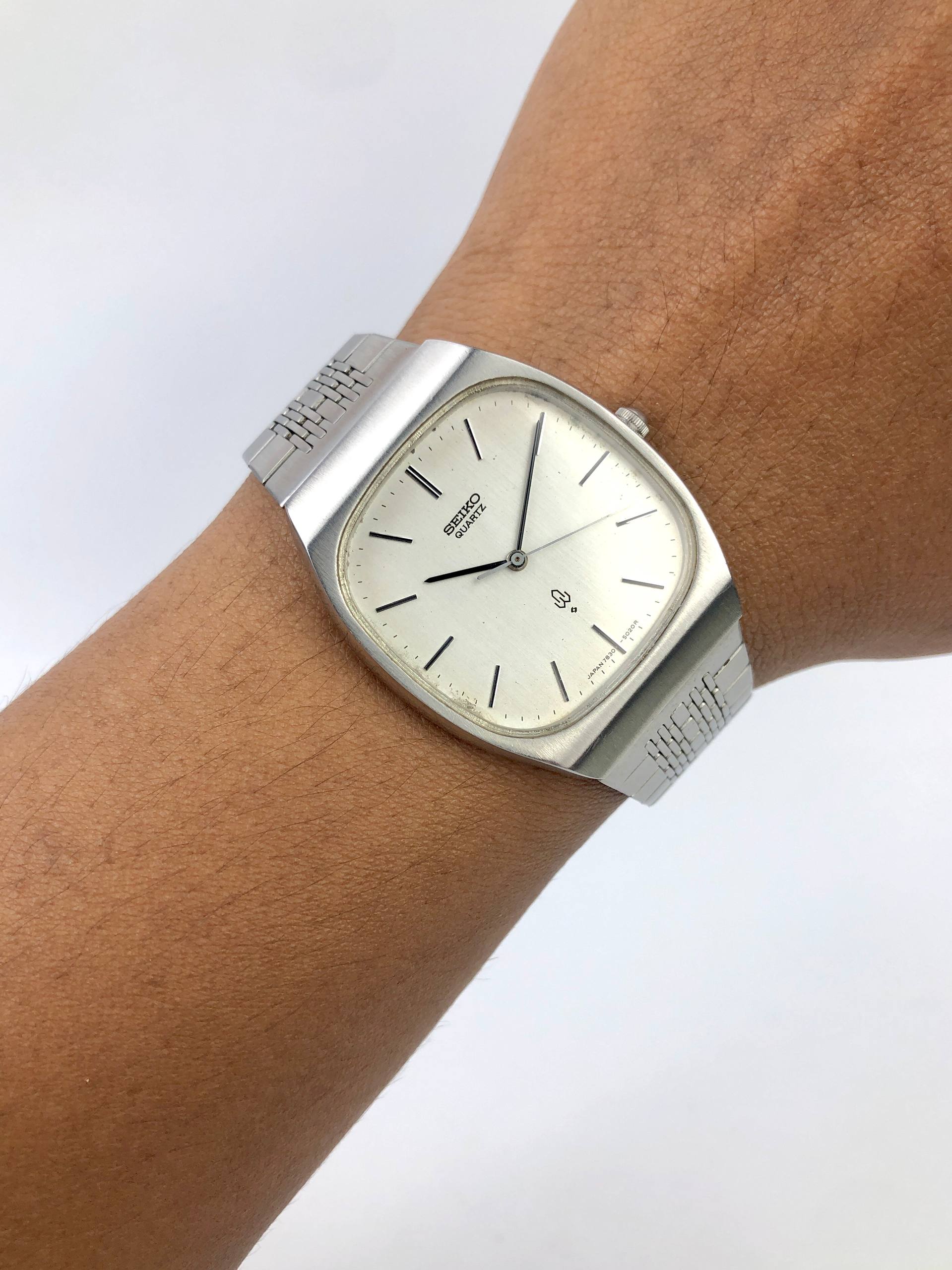 SEIKO QUARTZ 7830 TV SHAPE SILVER DIAL INTEGRATED BRACELET JAPAN