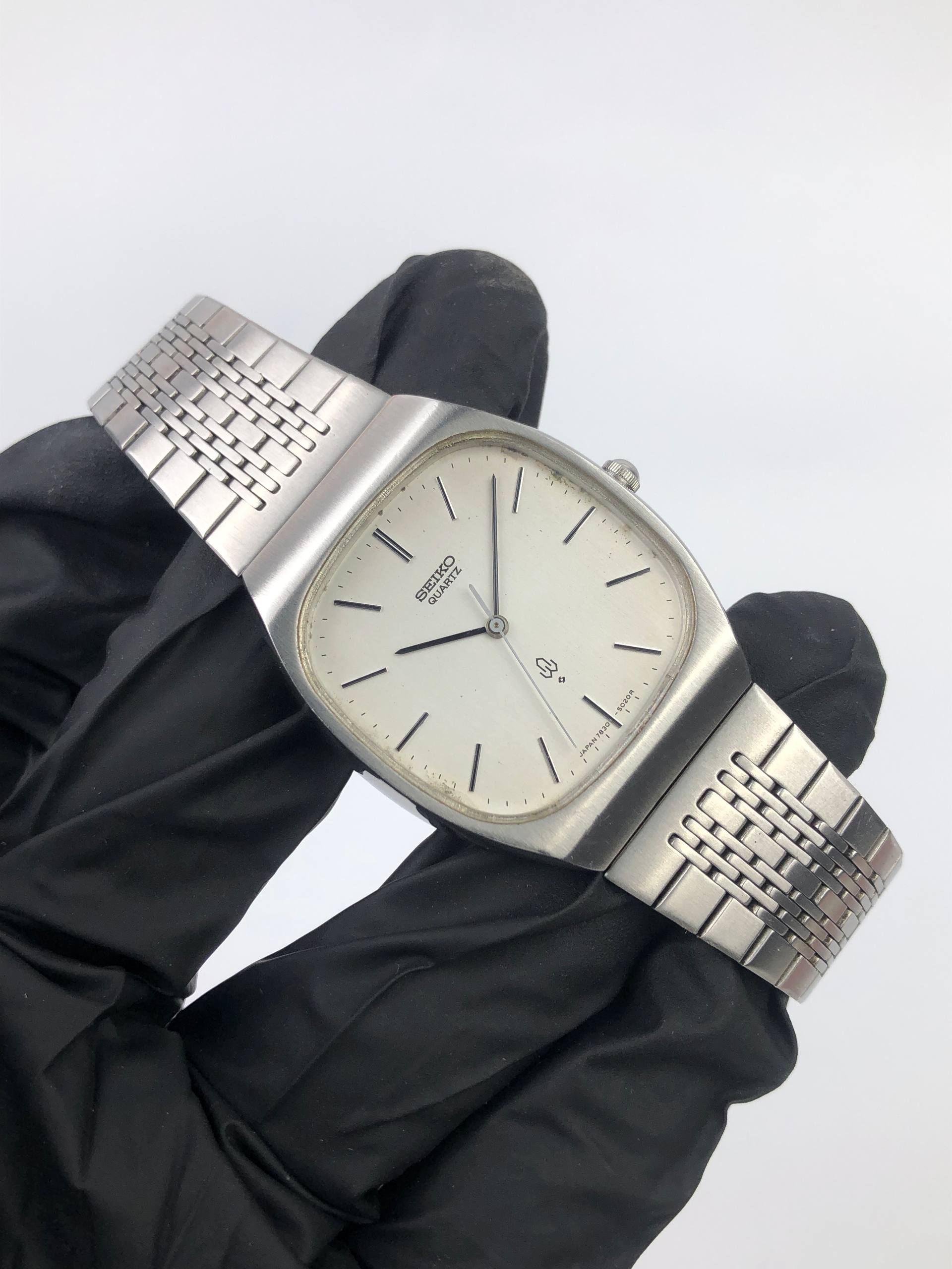 SEIKO QUARTZ 7830 TV SHAPE SILVER DIAL INTEGRATED BRACELET JAPAN - Gambar 4