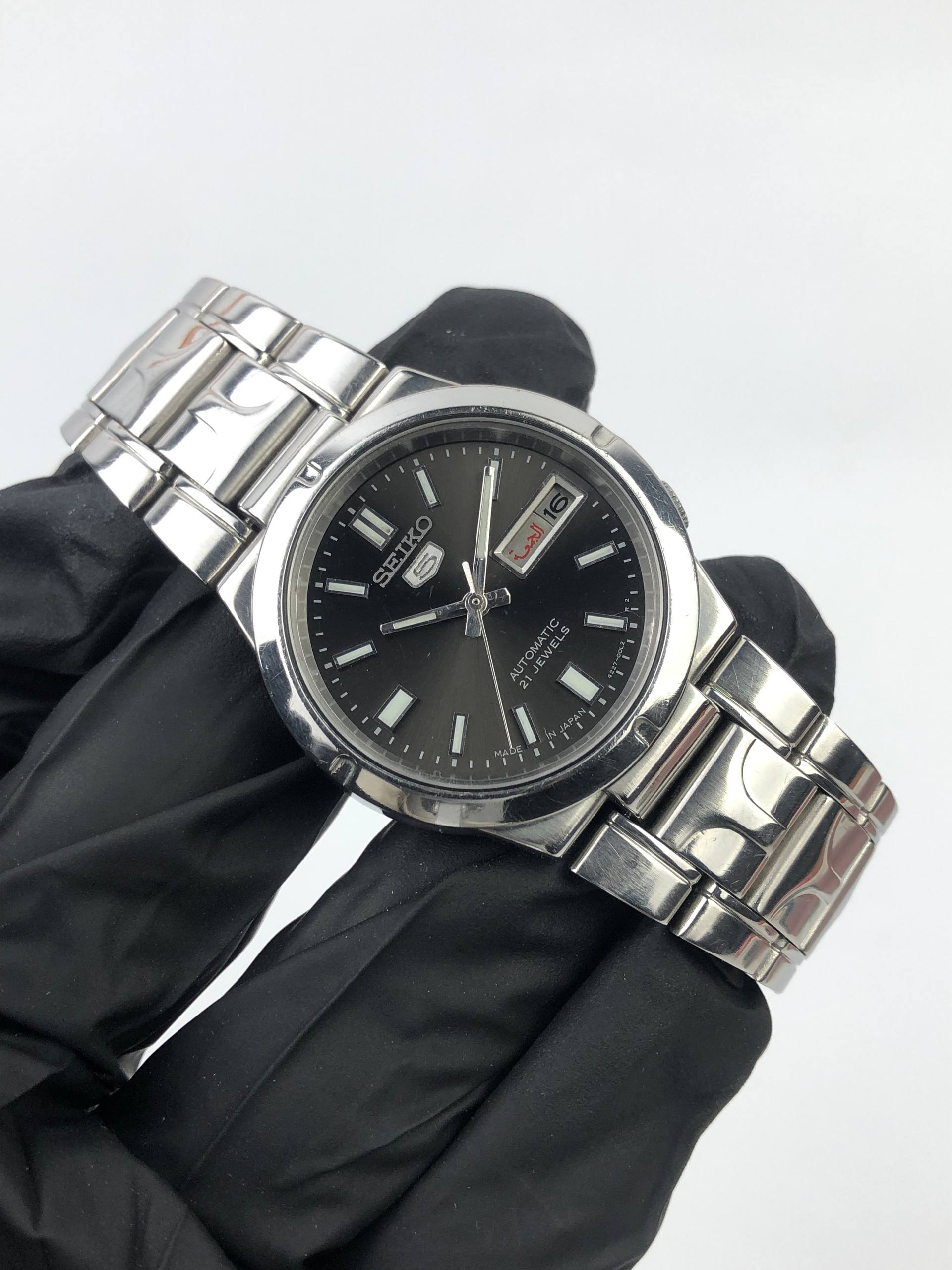 SEIKO 5 AUTOMATIC CAL 4227 21 JEWELS BLACK DIAL DAY DATE JAPAN - Gambar 4