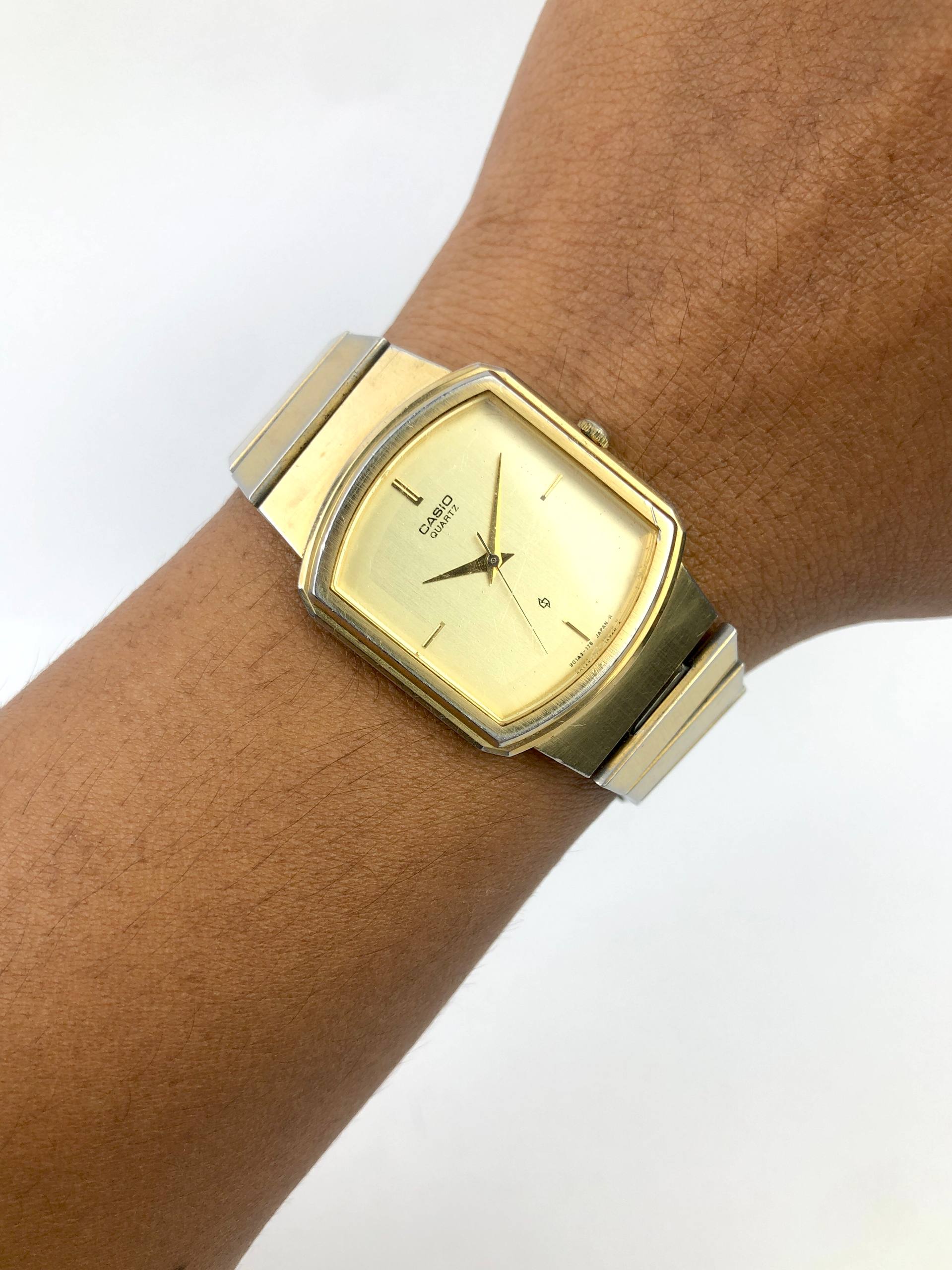 CASIO ANALOG VINTAGE SQUARE CASE