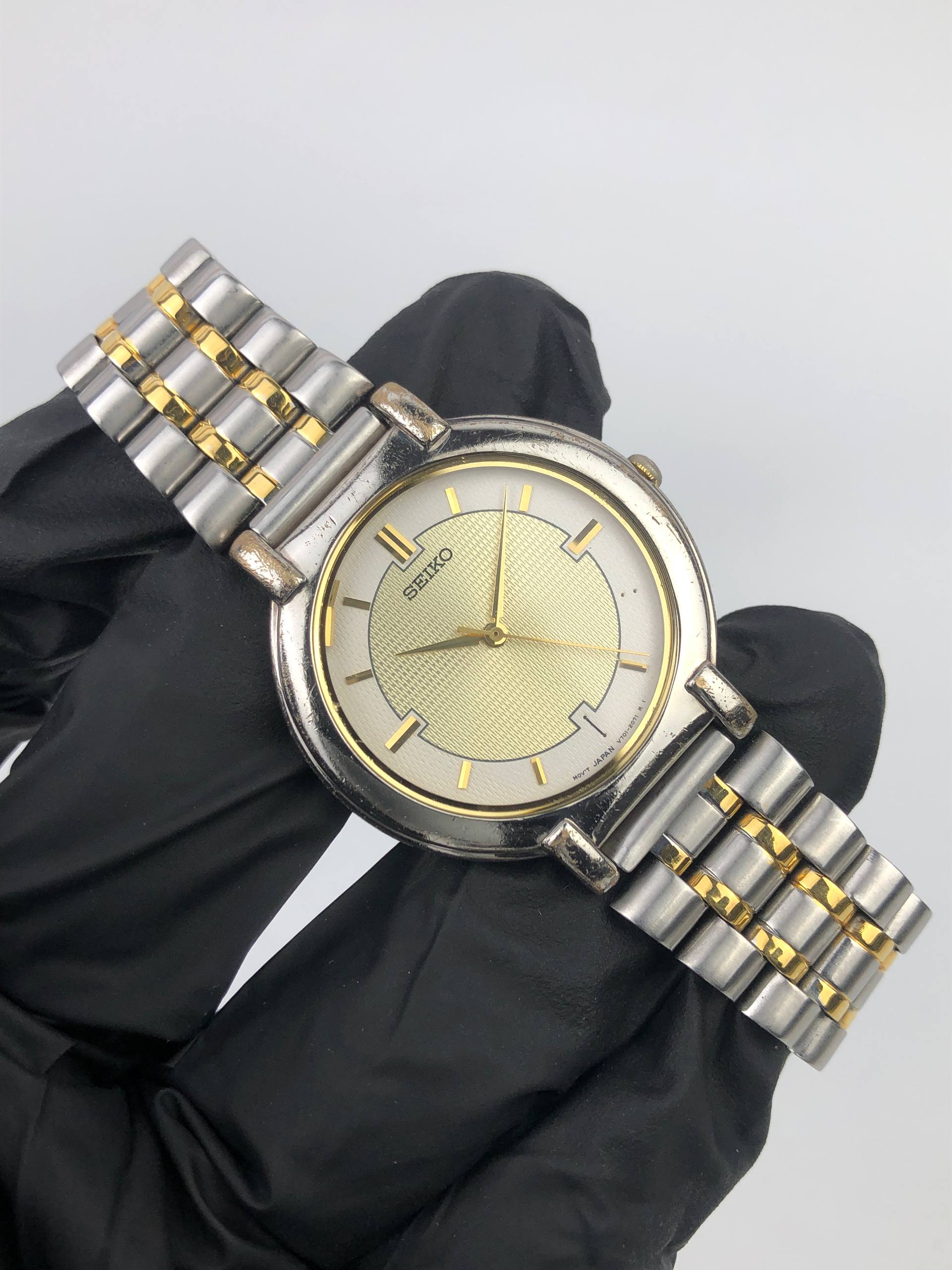 DRESSWATCH SEIKO QUARTZ CAL V701 - Gambar 4