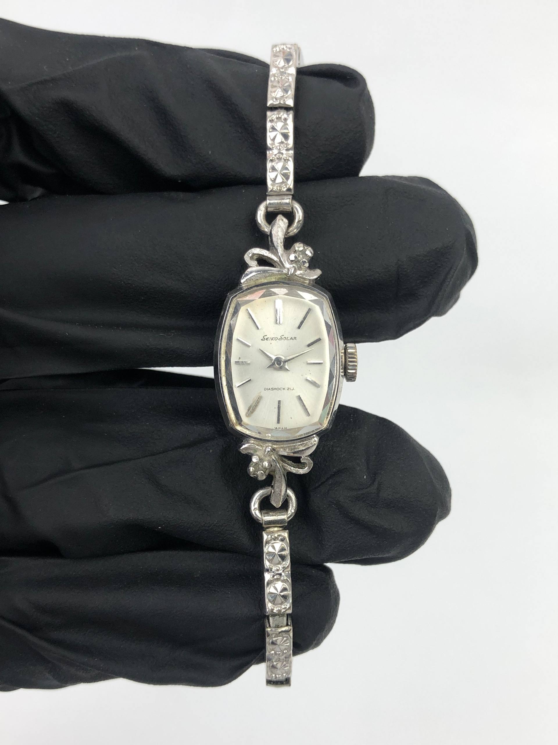 VINTAGE SEIKO CAL 10 WHITE GOLD PLATED BANGLE MANUAL WINDING - Gambar 2