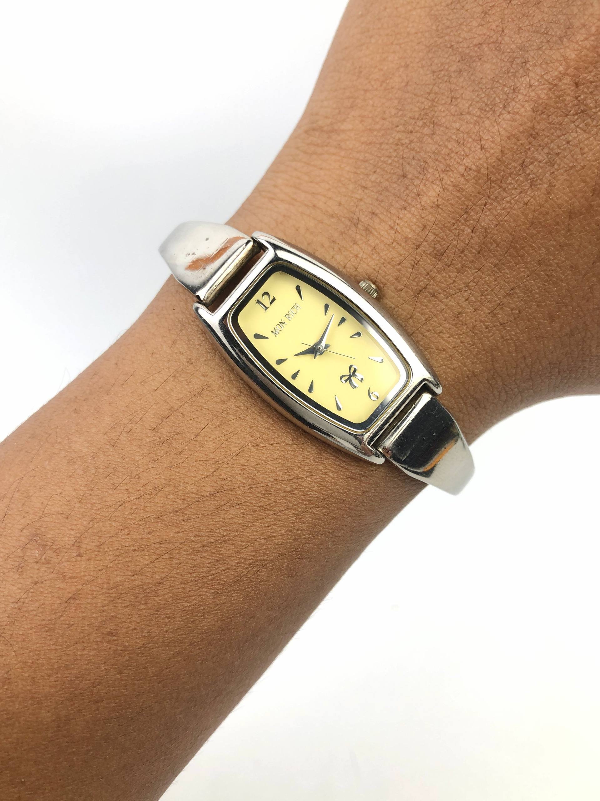 BANGLE WATCH QUARTZ MON RICH JAPAN ORIGINAL