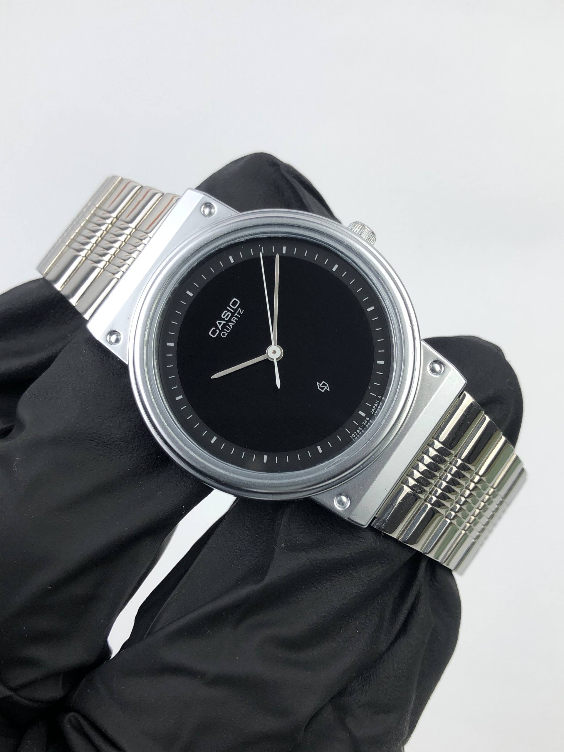 CASIO QUARTZ ANALOG SIMPLE BLACK DIAL - Gambar 4