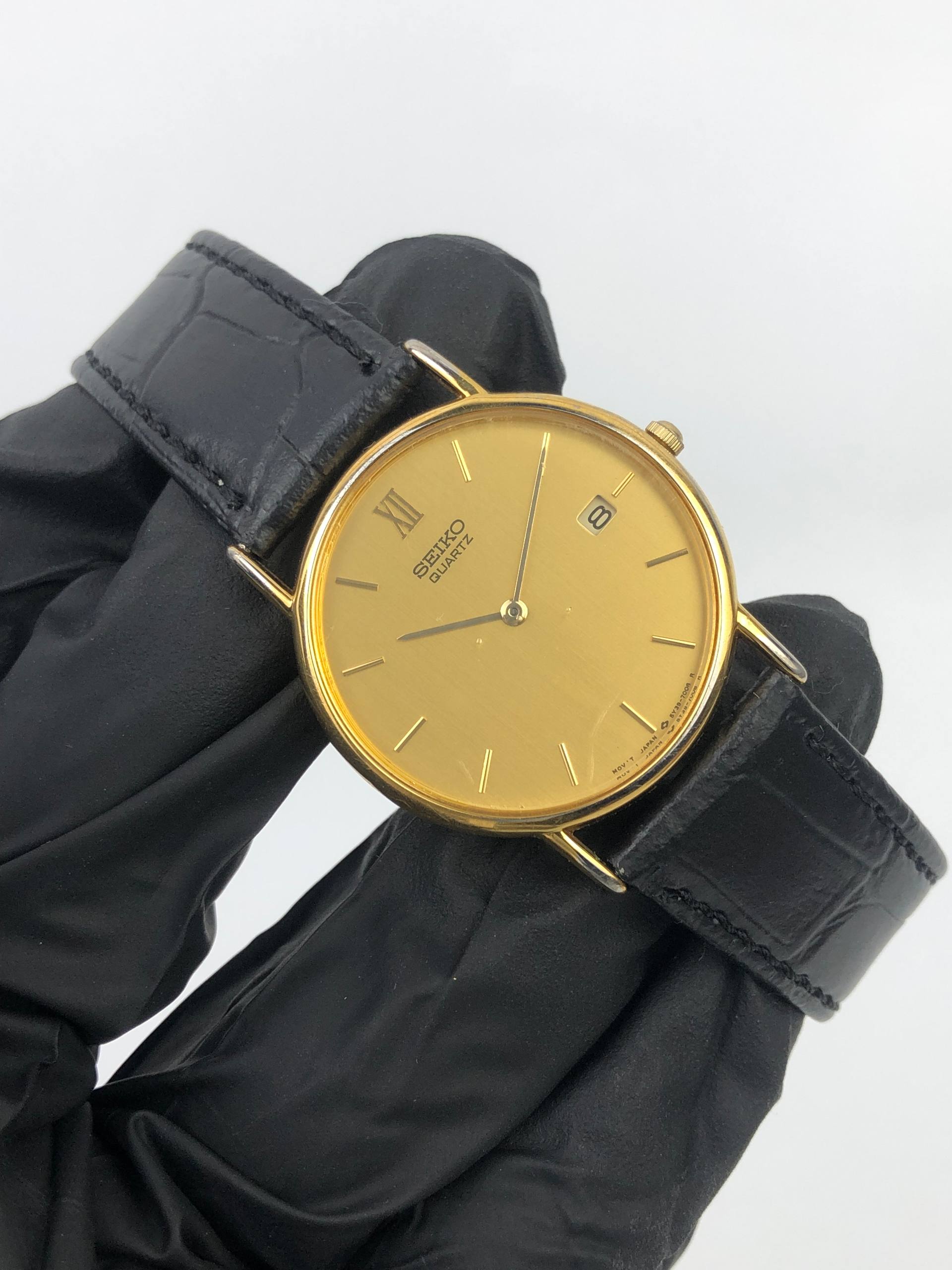 DRESSWATCH SEIKO CAL 5Y39 ANALOG QUARTZ DATE GOLD TONE - Gambar 4
