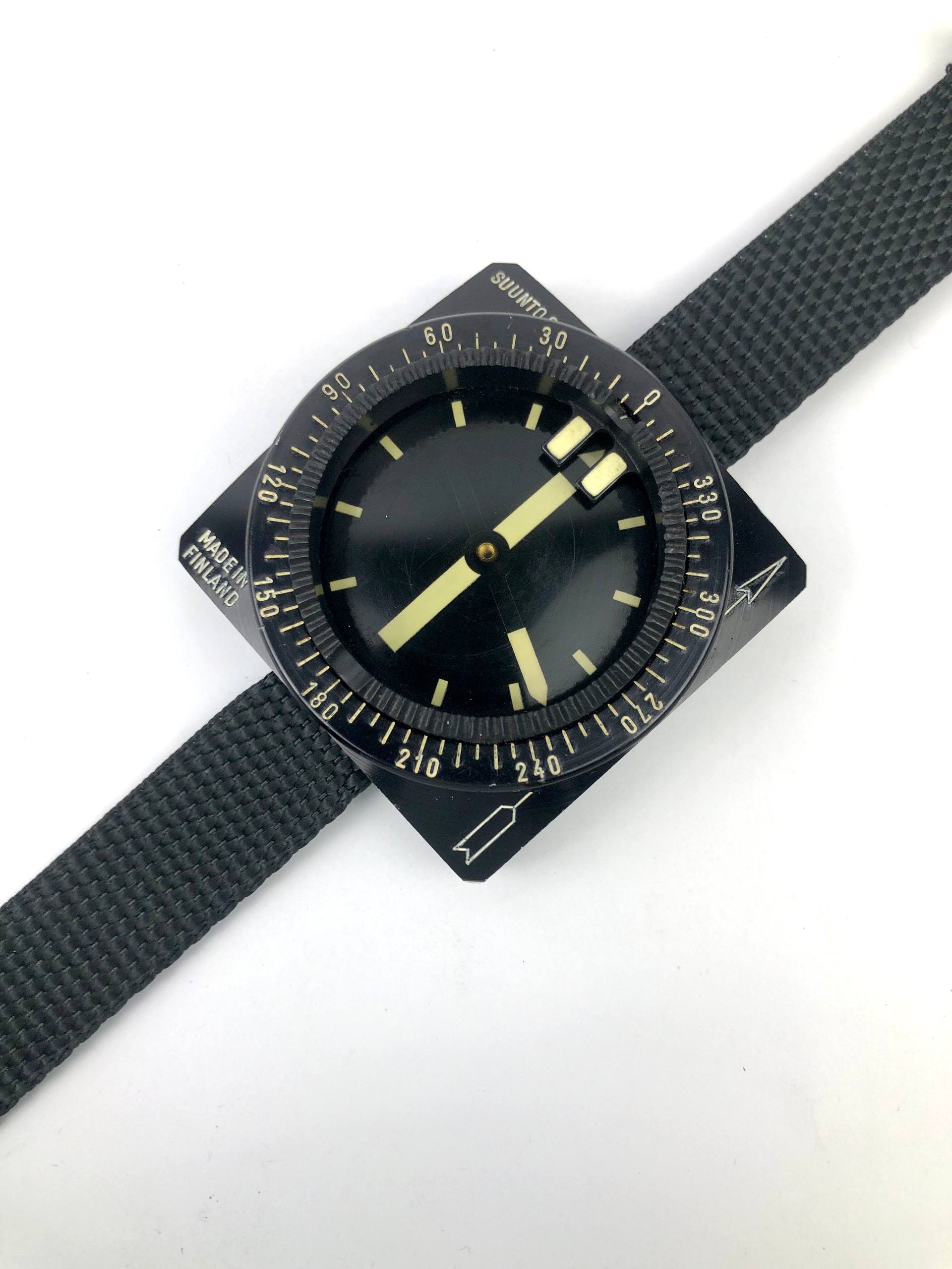 SUUNTO M-9 TACTICAL WRIST COMPASS MADE IN FINLAND