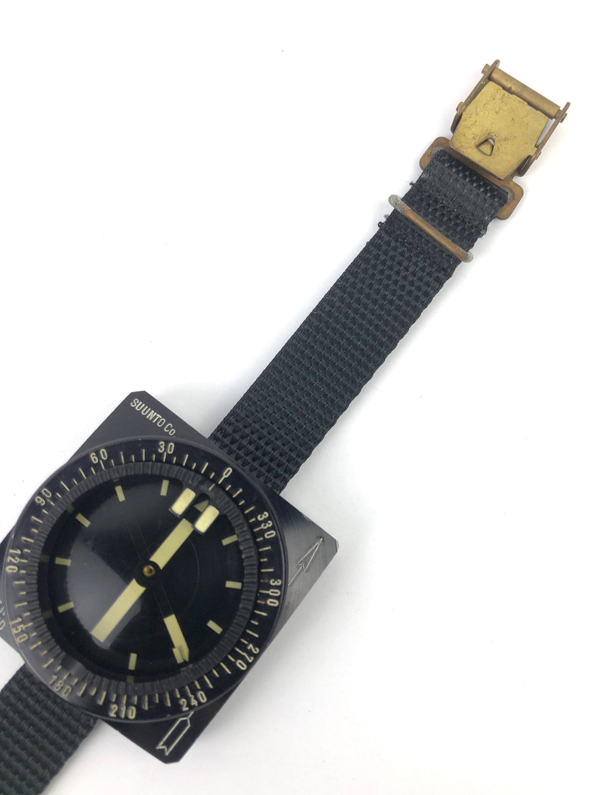 SUUNTO M-9 TACTICAL WRIST COMPASS MADE IN FINLAND - Gambar 3