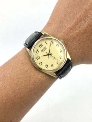 SEIKO QUARTZ CAL 7121 ARABIC DIAL C SHAPE CASE