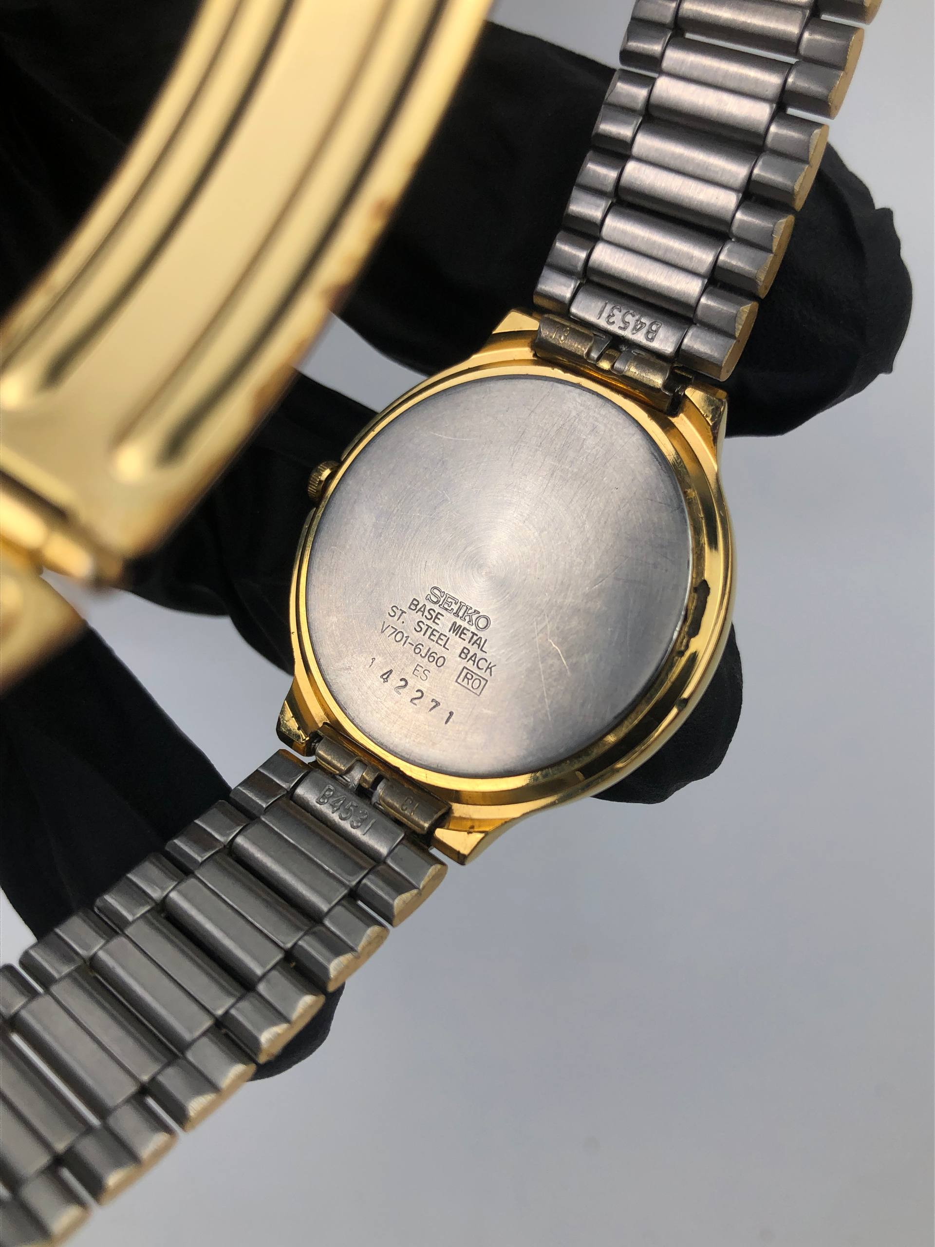 SEIKO SX QUARTZ CAL V701 GOLD TONE - Gambar 7