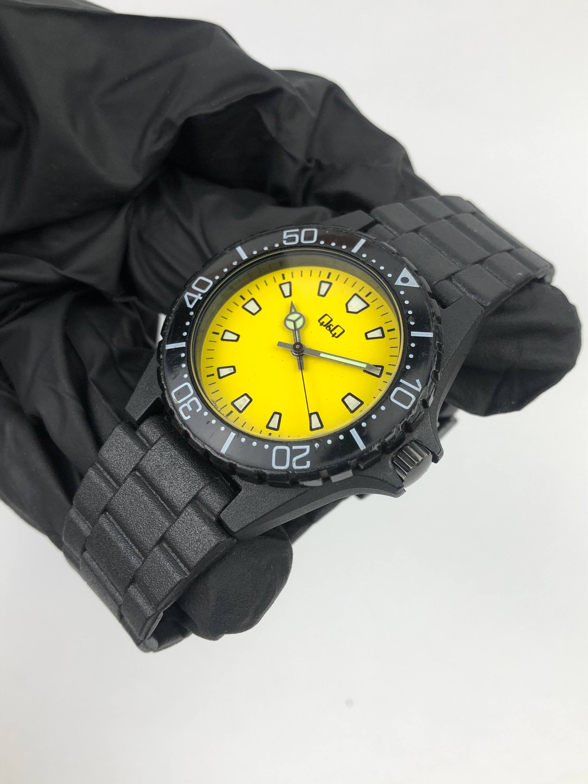 RARE VINTAGE QQ MANUAL YELLOW DIAL DIVER STYLE - Gambar 3