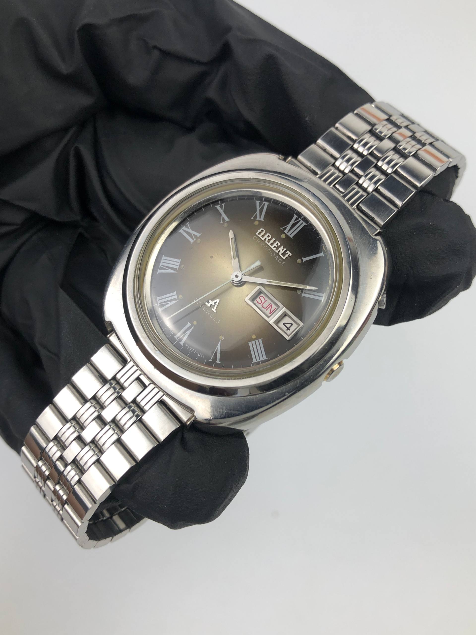 ORIENT CHRONOACE AA 27 JEWELS AUTOMATIC DAY-DATE BROWN DIAL - Gambar 3
