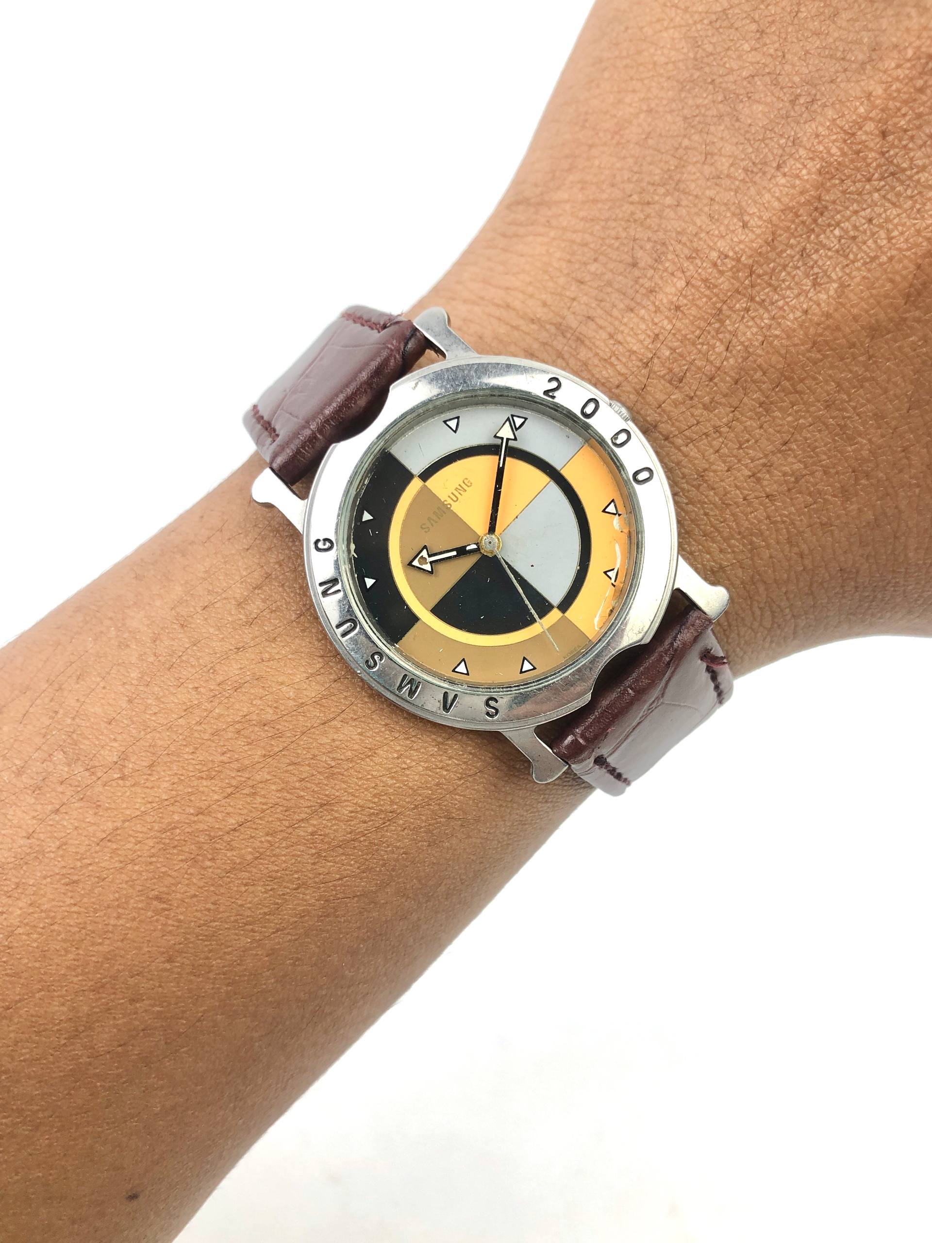COLLECTIBLE SAMSUNG 2000 RETRO FUTURISTIC ART DIAL VINTAGE WATCH