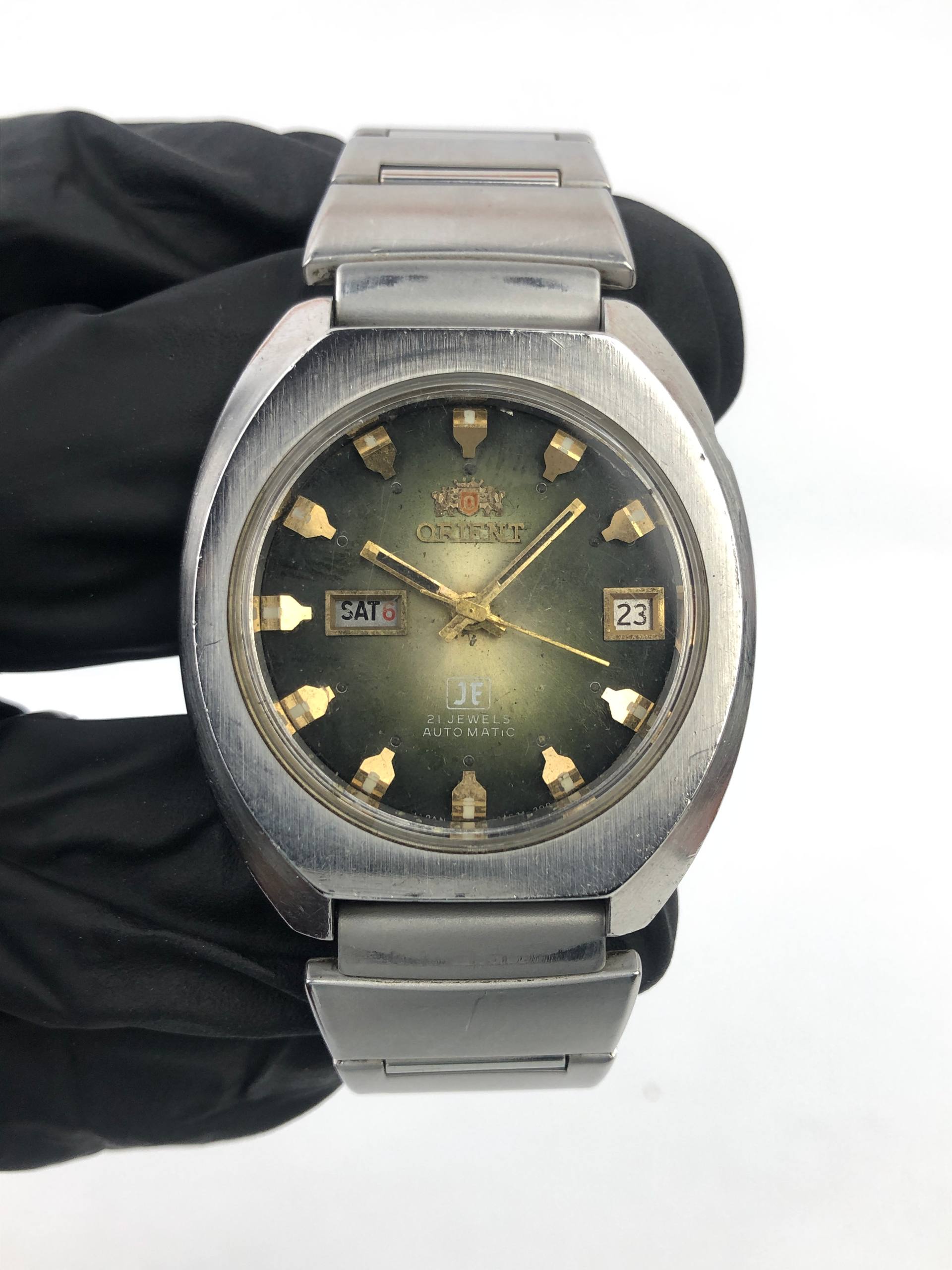 ORIENT AUTOMATIC 21 JEWELS GREEN FUME DIAL DUAL CALENDAR VINTAGE - Gambar 3