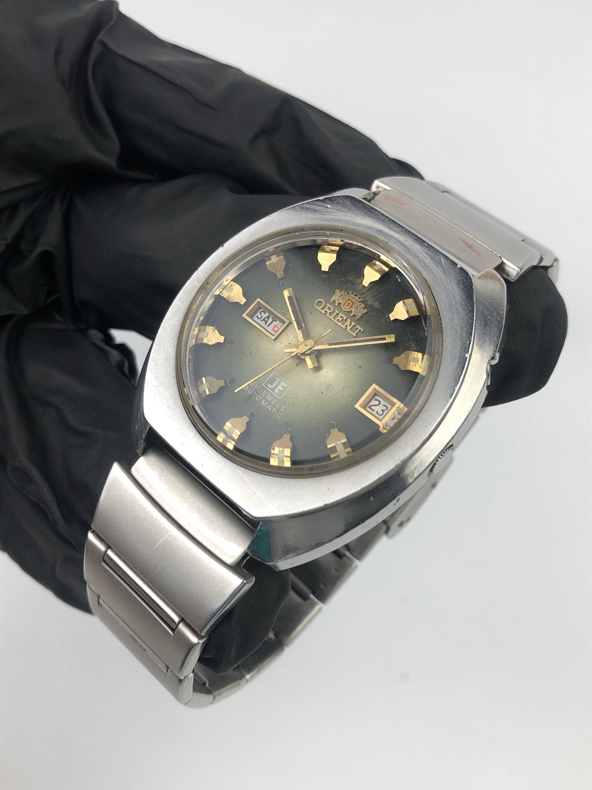ORIENT AUTOMATIC 21 JEWELS GREEN FUME DIAL DUAL CALENDAR VINTAGE - Gambar 2