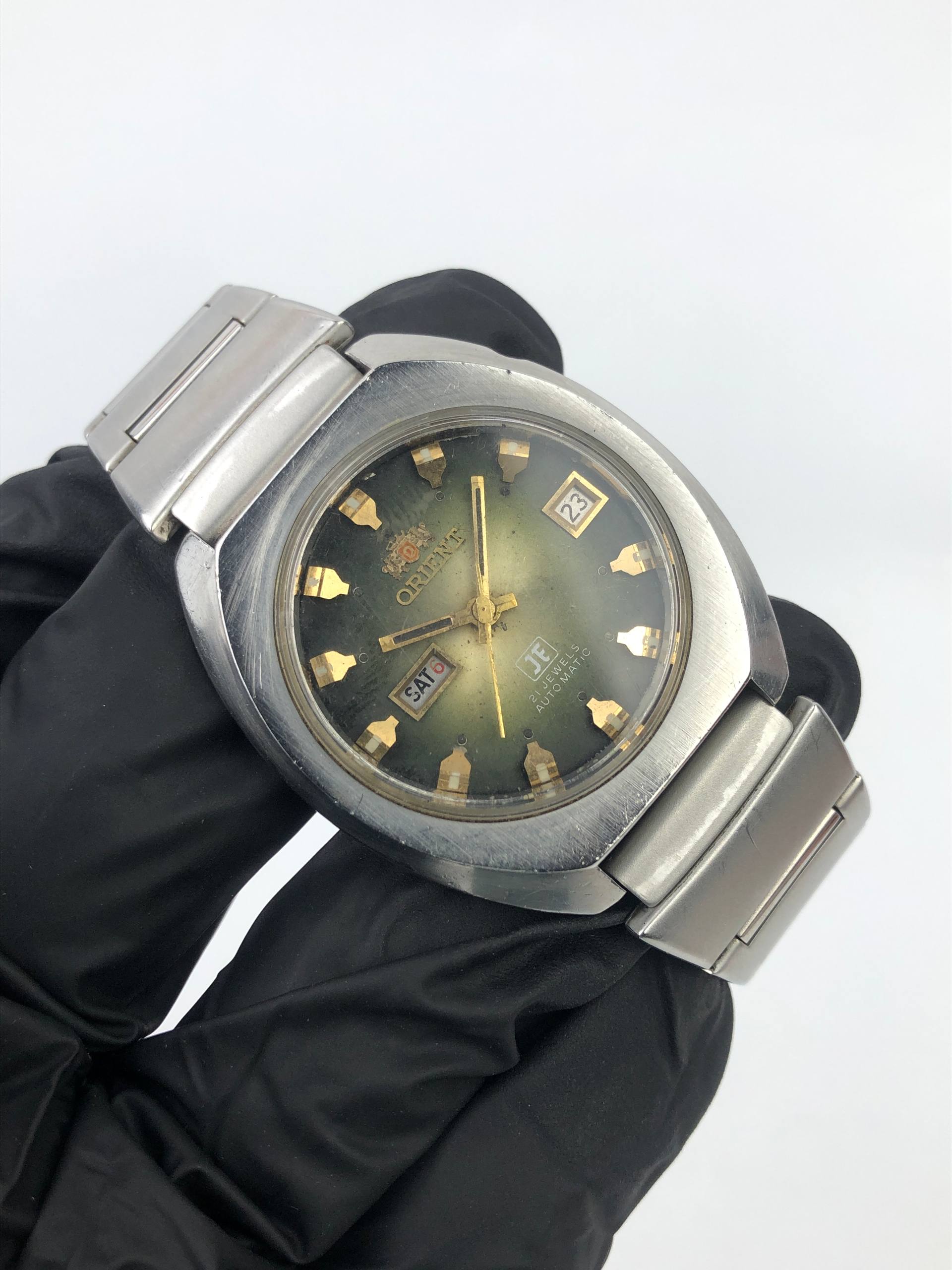 ORIENT AUTOMATIC 21 JEWELS GREEN FUME DIAL DUAL CALENDAR VINTAGE - Gambar 4