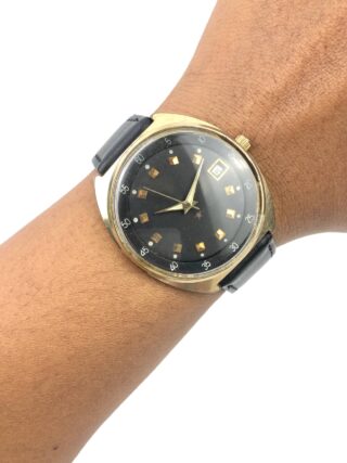 UNSIGNED VINTAGE MANUAL WIND BLACK GILT DIAL DATE WATCH
