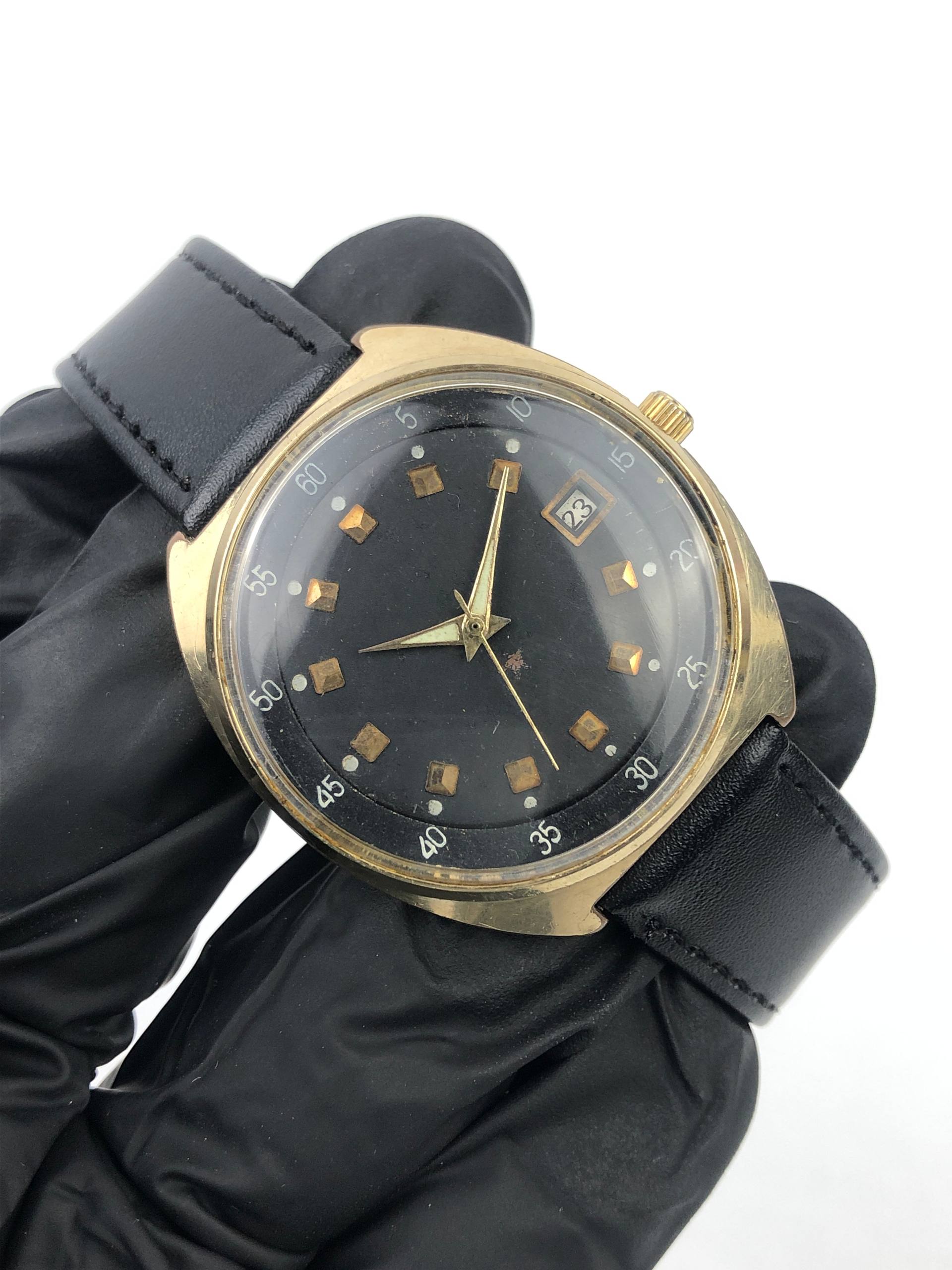 UNSIGNED VINTAGE MANUAL WIND BLACK GILT DIAL DATE WATCH - Gambar 3