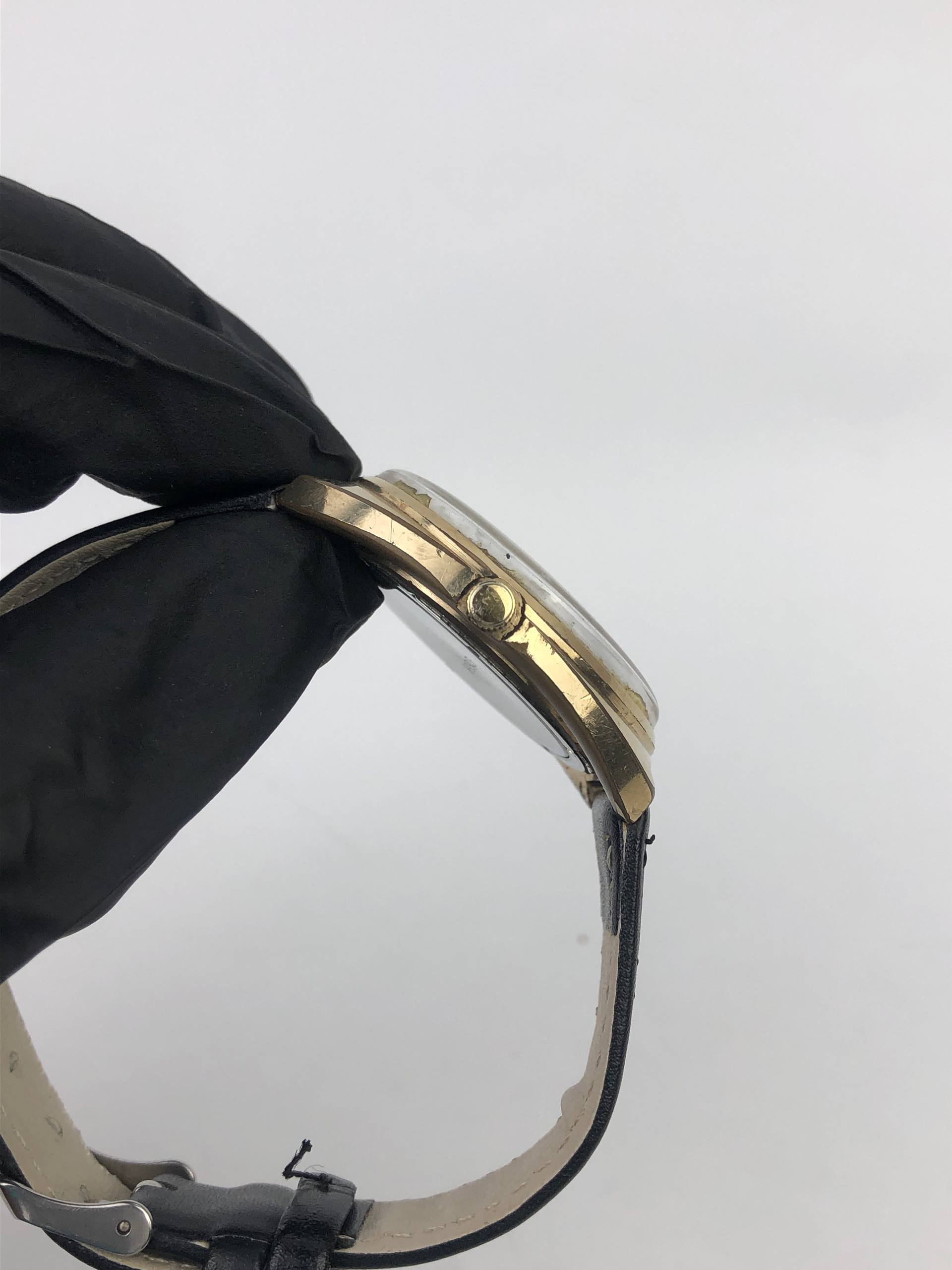 UNSIGNED VINTAGE MANUAL WIND BLACK GILT DIAL DATE WATCH - Gambar 5