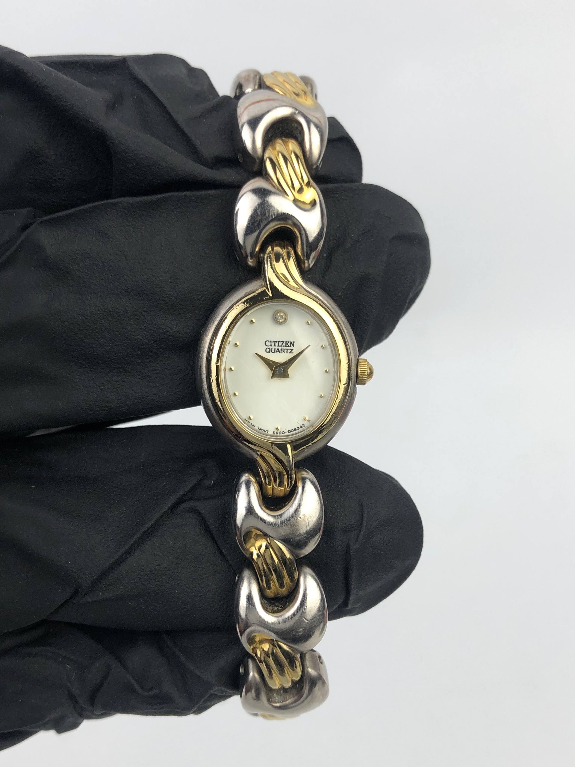 CITIZEN BANGLE QUARTZ TONNEAU SCULPTURE TWOTONE BRACELET - Gambar 2