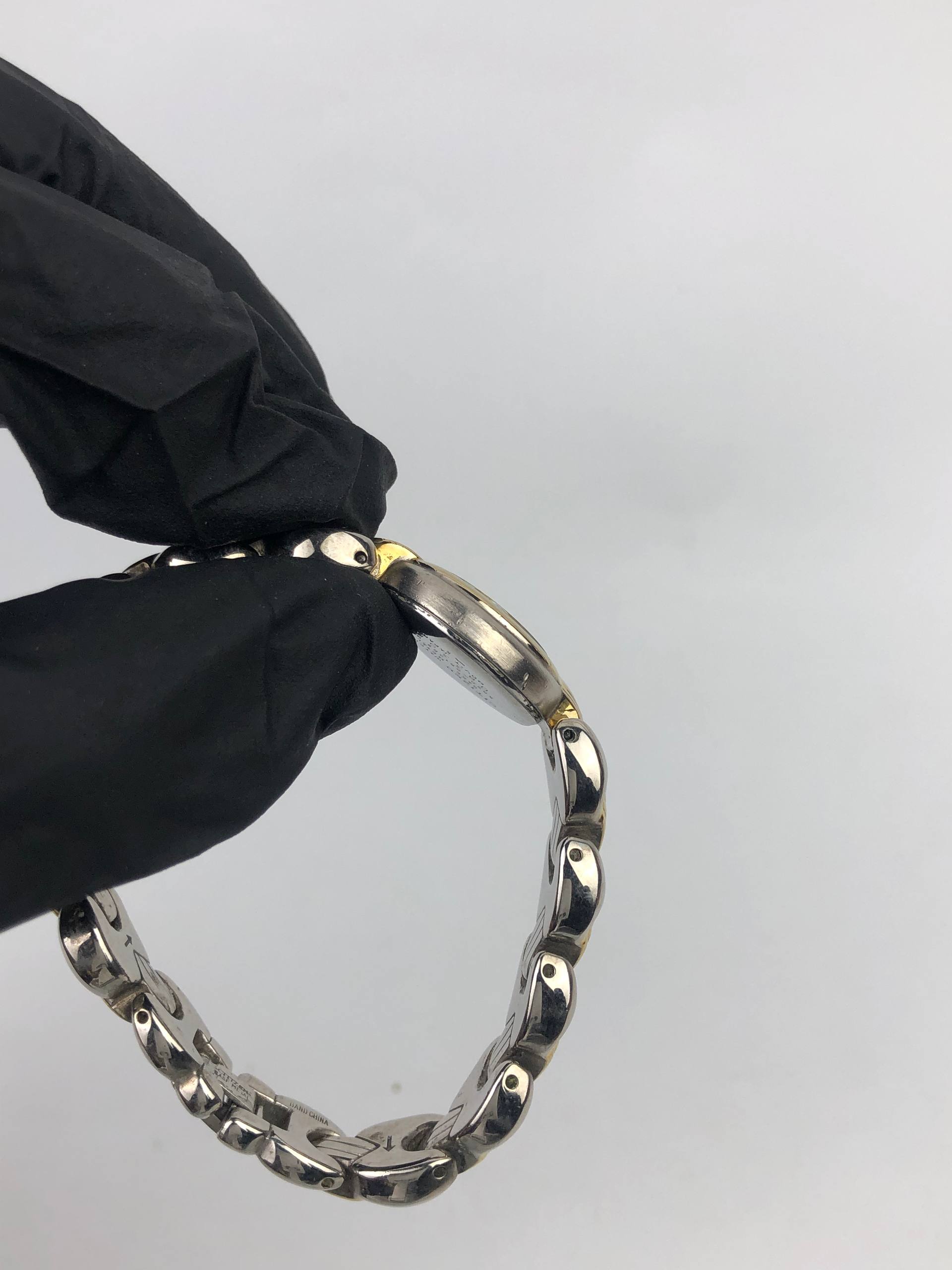 CITIZEN BANGLE QUARTZ TONNEAU SCULPTURE TWOTONE BRACELET - Gambar 6