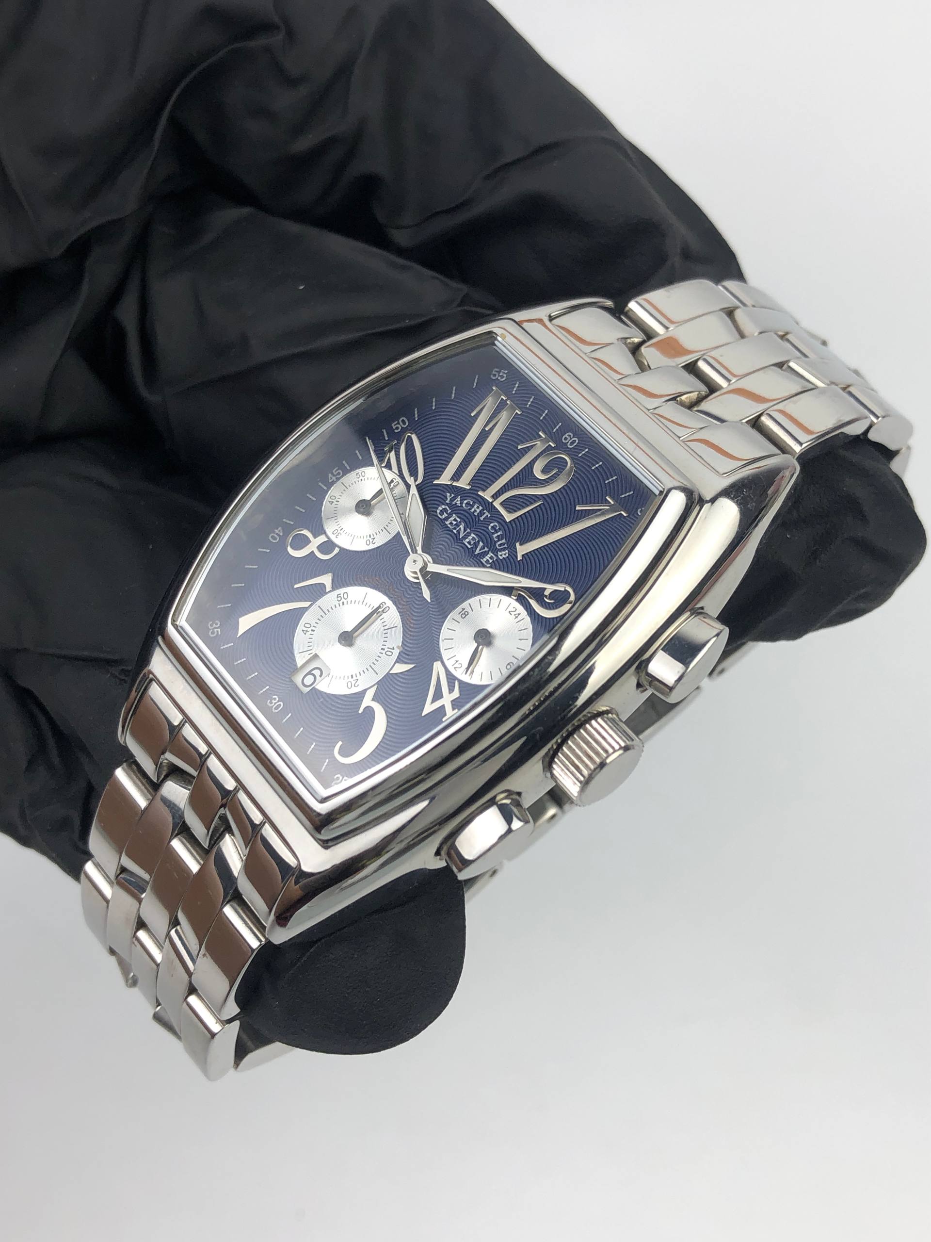 YATCH CLUB GENEVE CHRONOGRAPH TONNEAU CASE SEPPED BEZEL GUILOCHE BLUE DIAL - Gambar 3