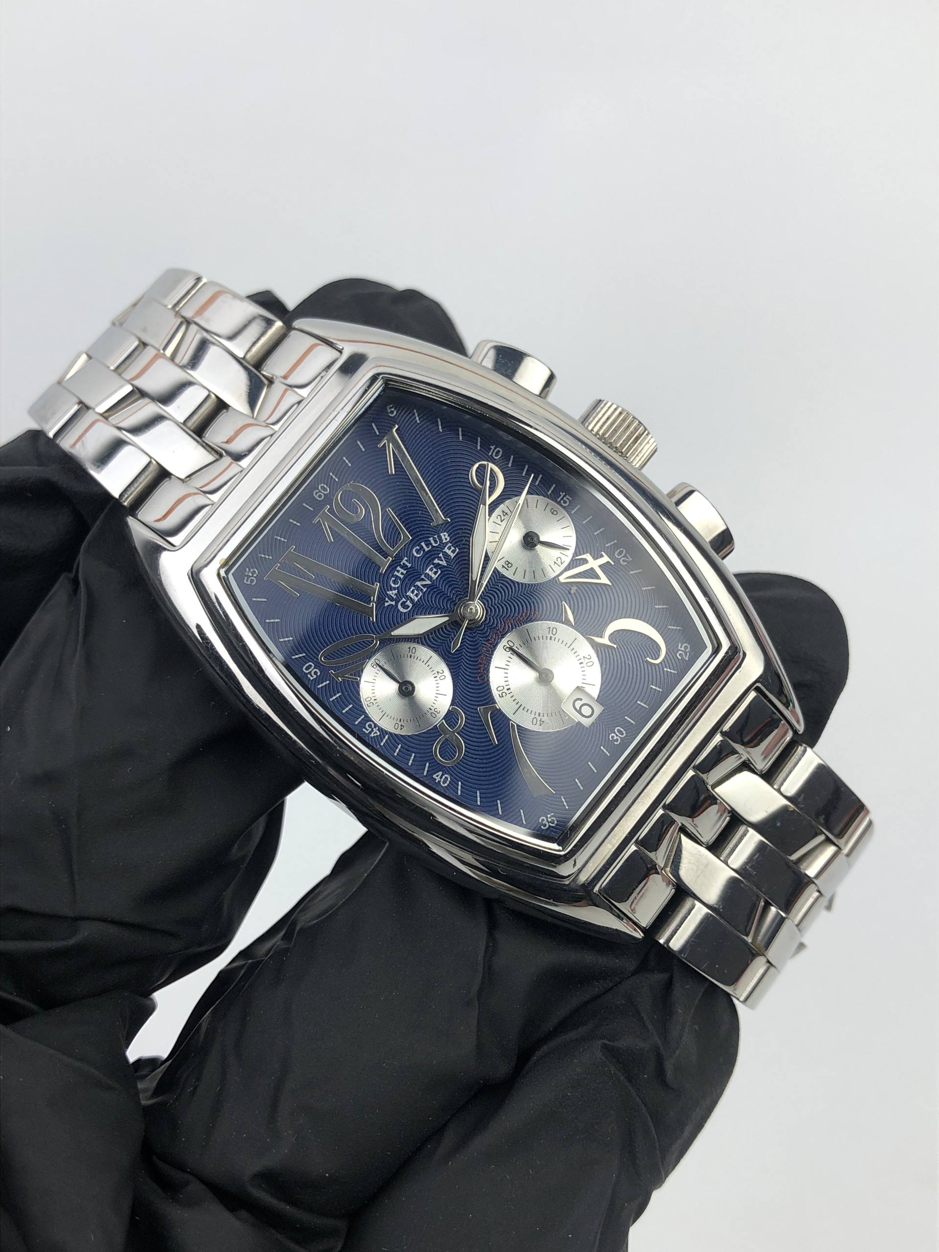 YATCH CLUB GENEVE CHRONOGRAPH TONNEAU CASE SEPPED BEZEL GUILOCHE BLUE DIAL - Gambar 4