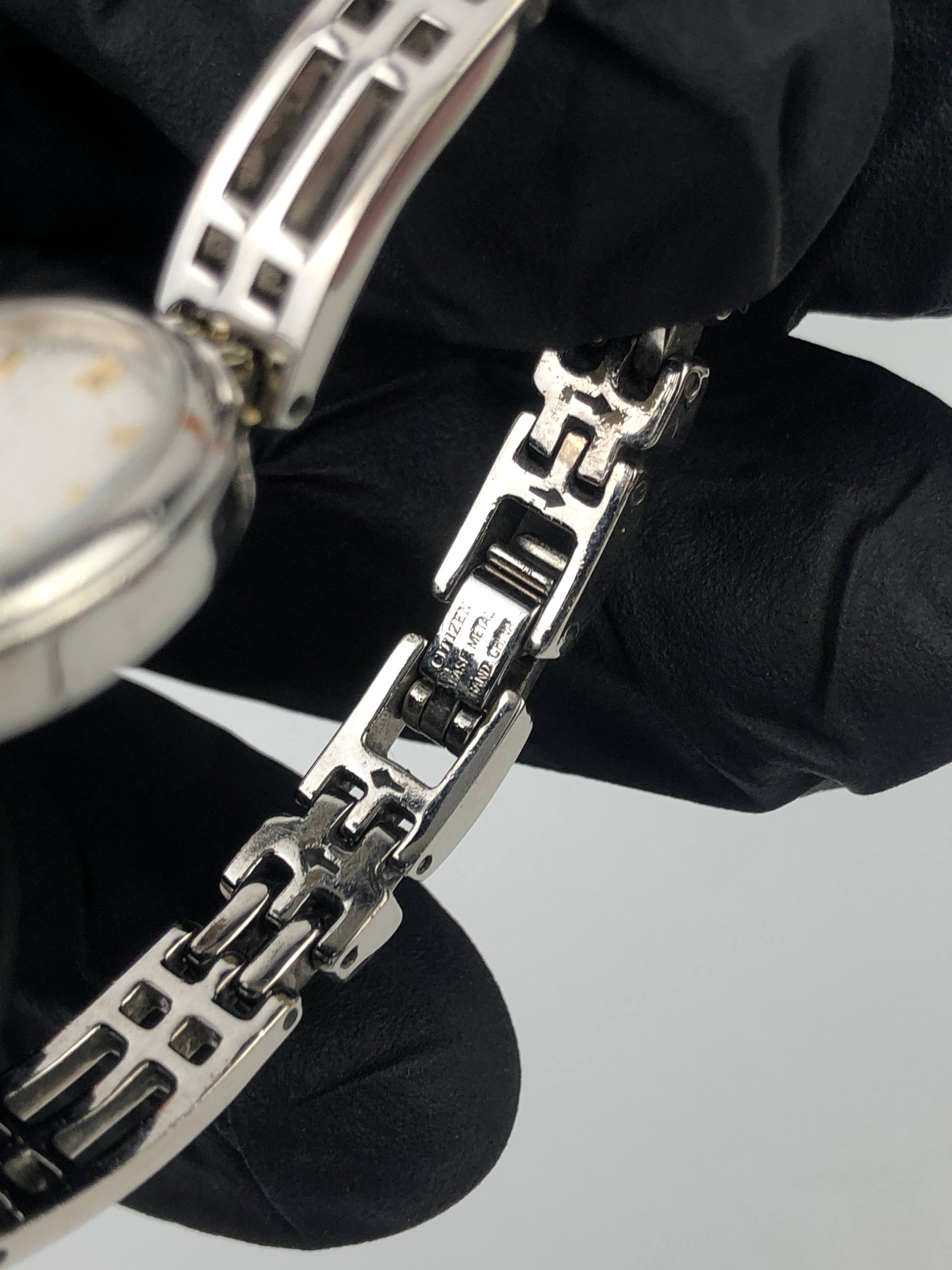 CITIZEN QUARTZ LADIES OVAL CUT-OUT LINK BRACELET ORIGINAL TWO TONE - Gambar 7