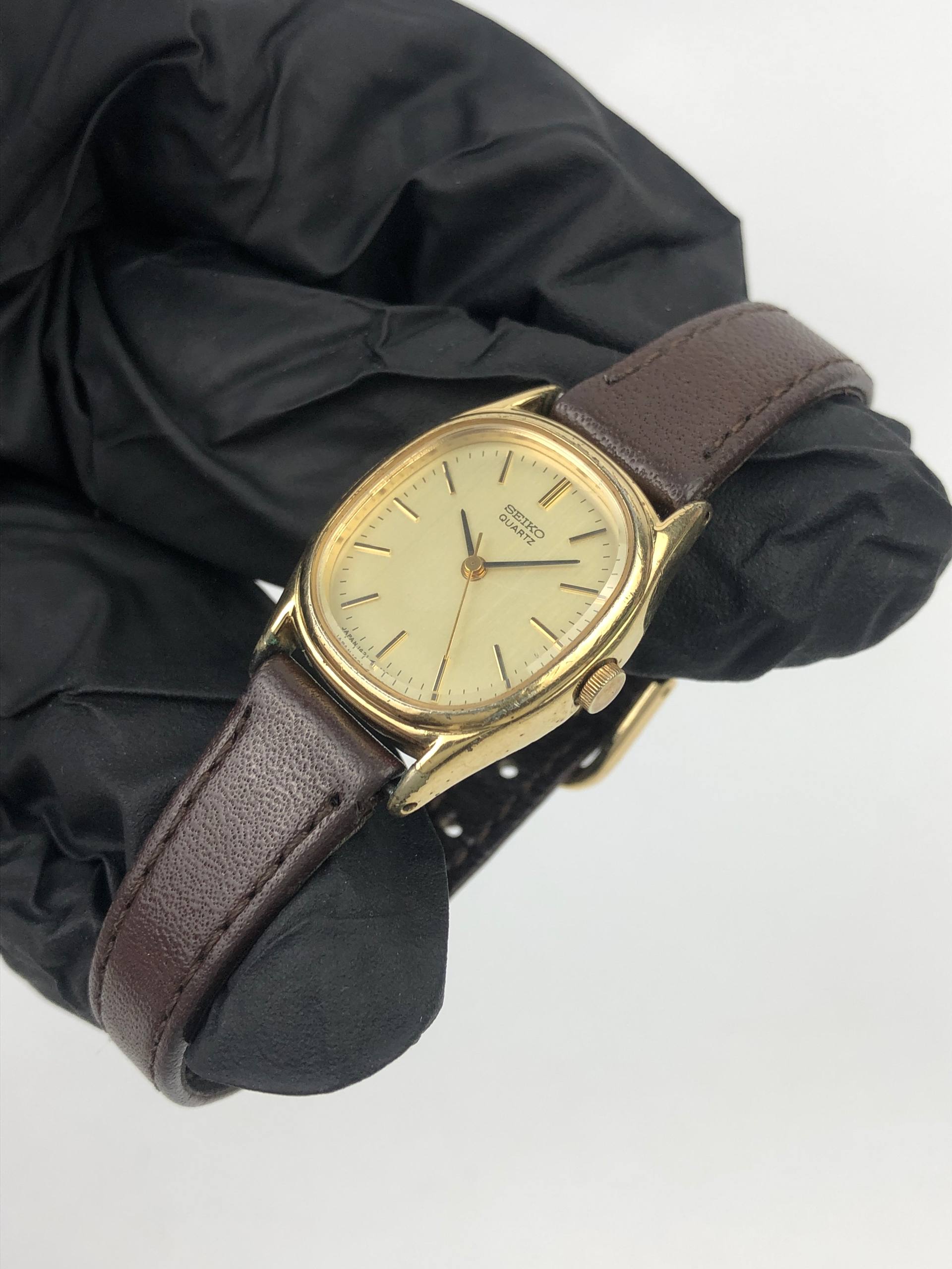 DRESSWATCH SEIKO QUARTZ CAL 1421 OVAL CASE LADIES - Gambar 3