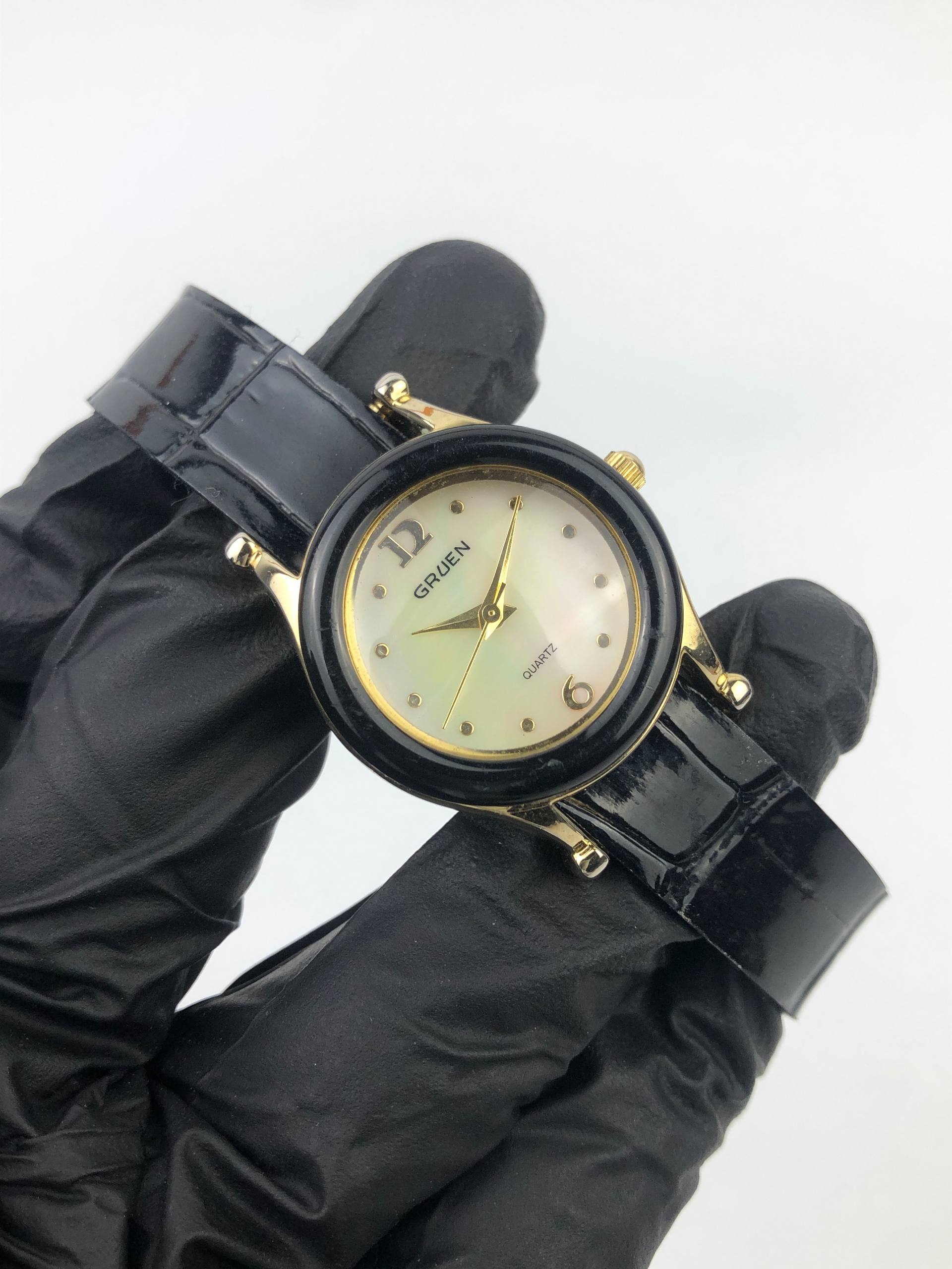 VINTAGE GRUEN QUARTZ MOP DIAL - Gambar 4