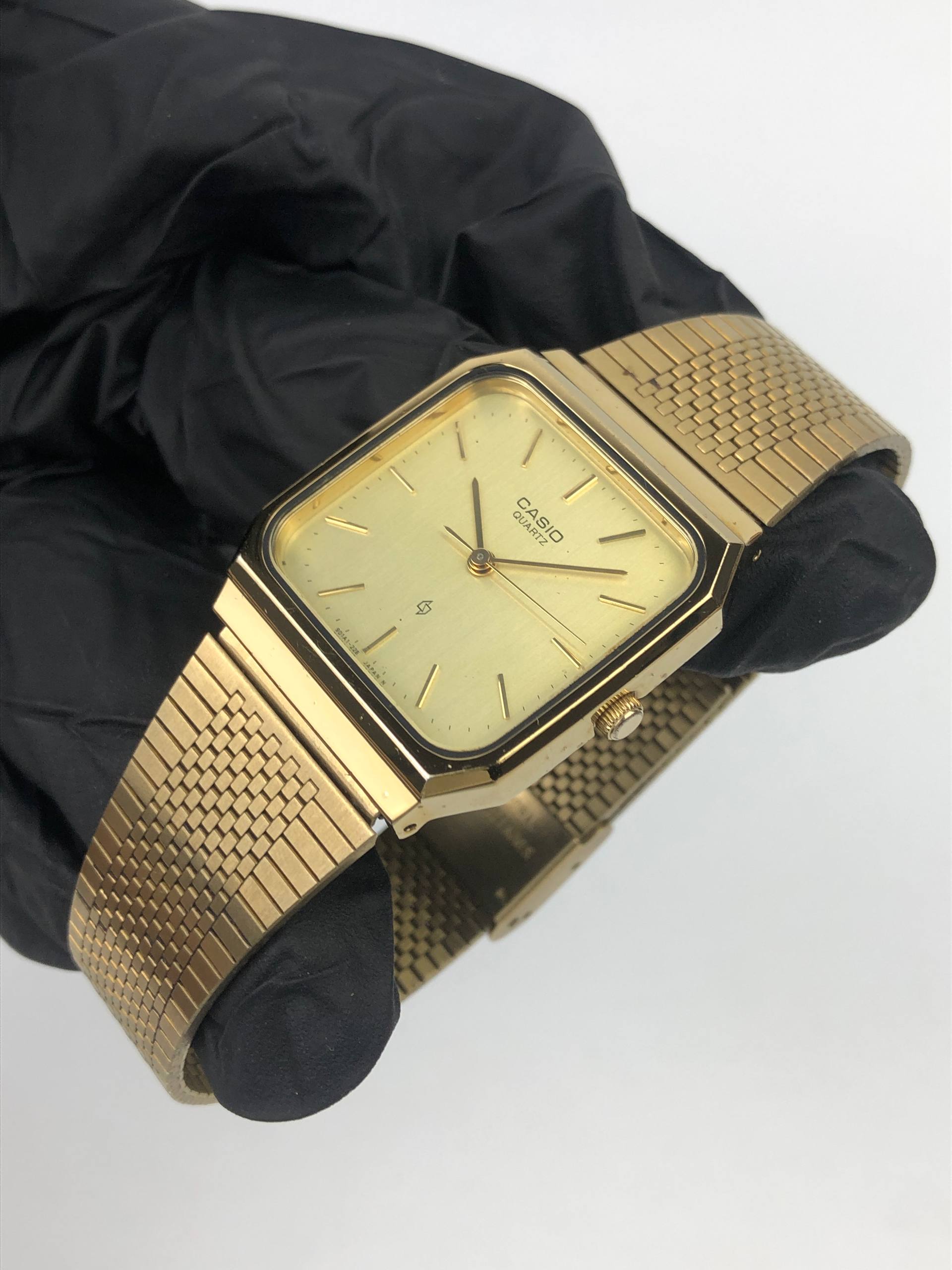 CASIO QUARTZ GOLD TANK DRESS WATCH VINTAGE - Gambar 3