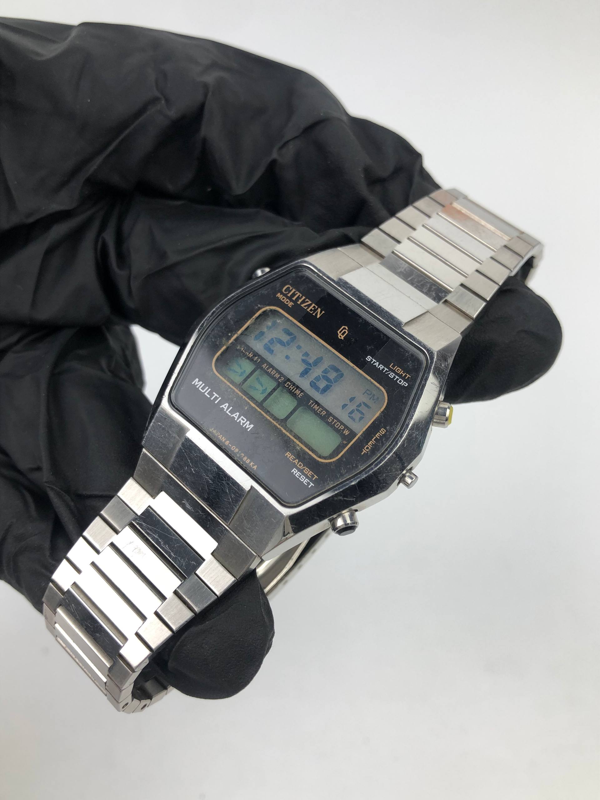 CITIZEN MULTI ALARM VINTAGE DIGITAL LCD STAINLESS STEEL - Gambar 3