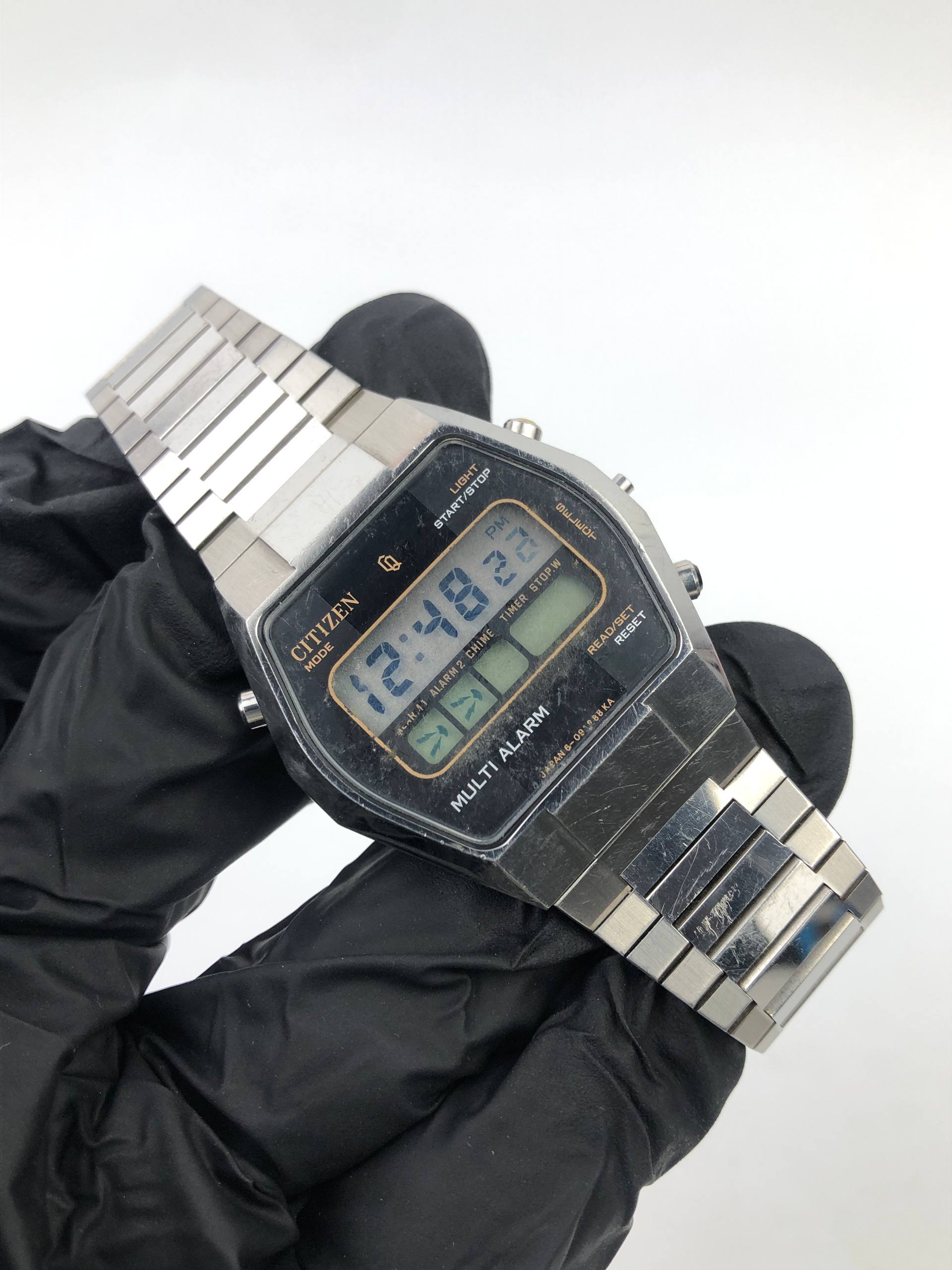 CITIZEN MULTI ALARM VINTAGE DIGITAL LCD STAINLESS STEEL - Gambar 4