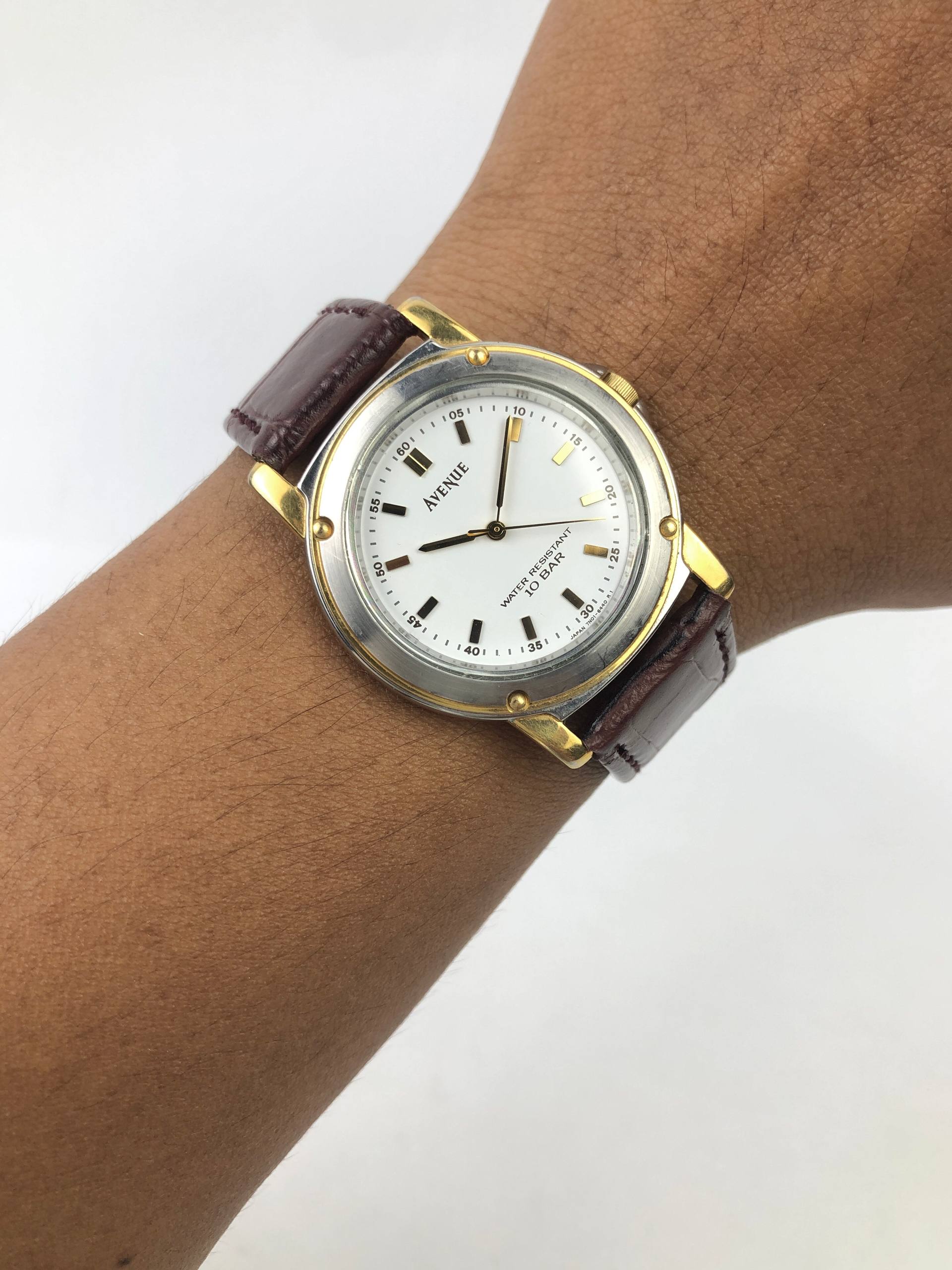 SEIKO AVENUE CAL 7N01 QUARTZ TWO TONE 10 BAR WHITE DIAL DRESS WATCH