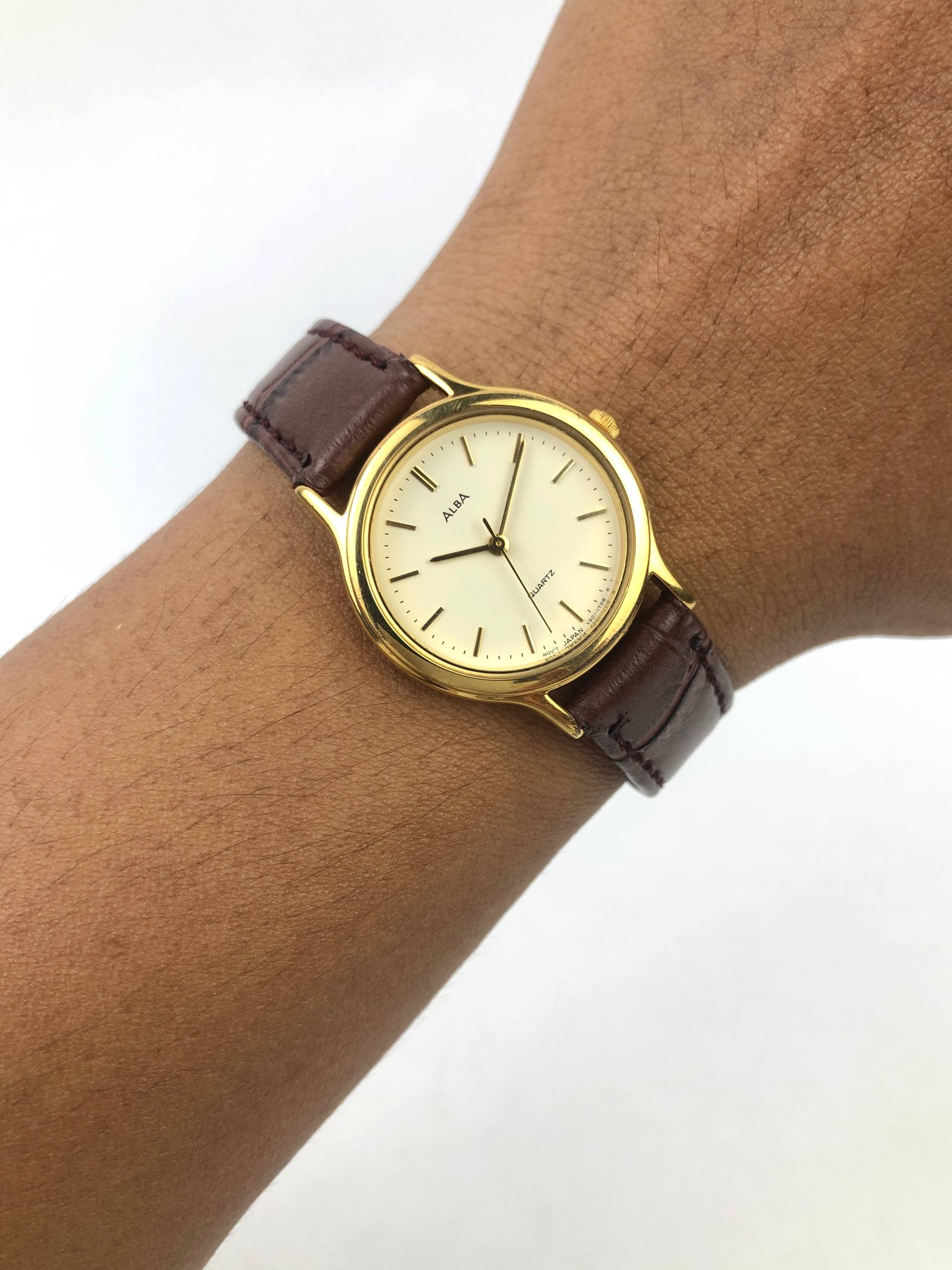 ALBA QUARTZ GOLD TONE MINIMALIST DRESS WATCH