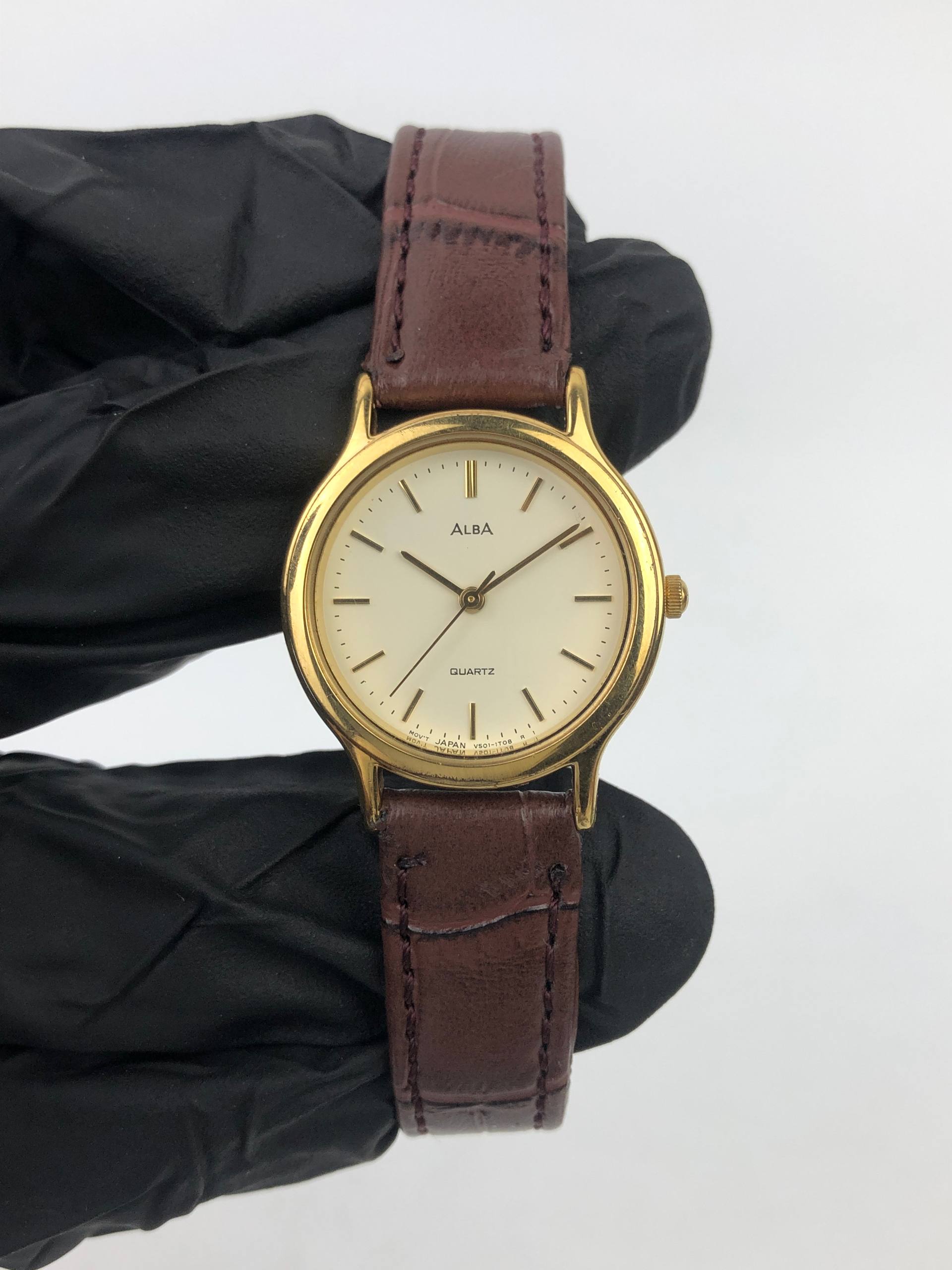 ALBA QUARTZ GOLD TONE MINIMALIST DRESS WATCH - Gambar 2