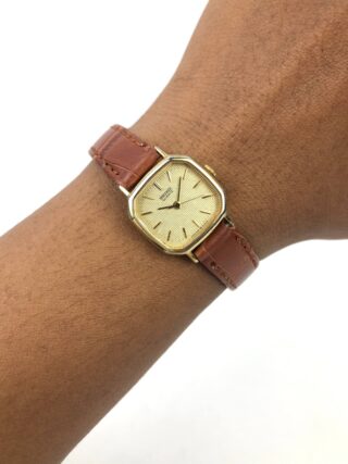  SEIKO QUARTZ CAL 1421 GOLD TEXTURED DIAL DRESS WATCH VINTAGE