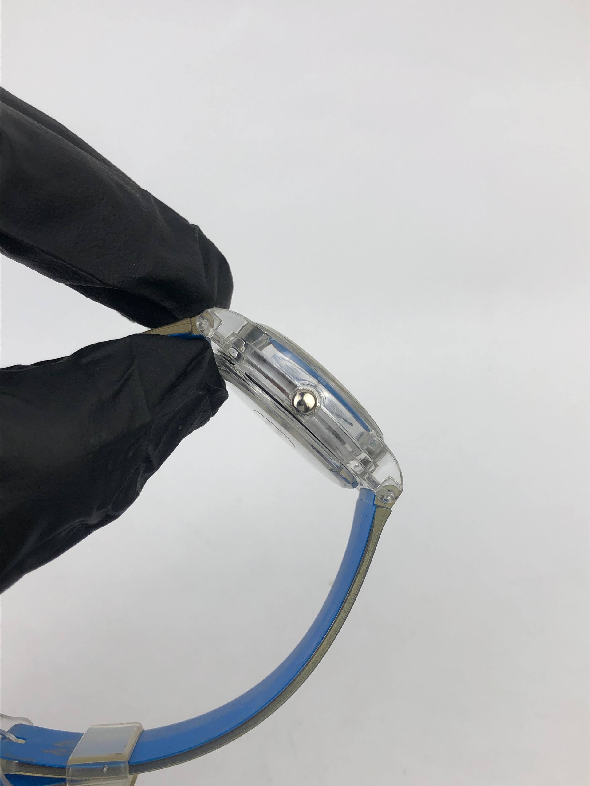 MILD SEVEN PROMOTIONAL BLUE DIAL TRANSPARENT CASE QUARTZ WATCH - Gambar 6