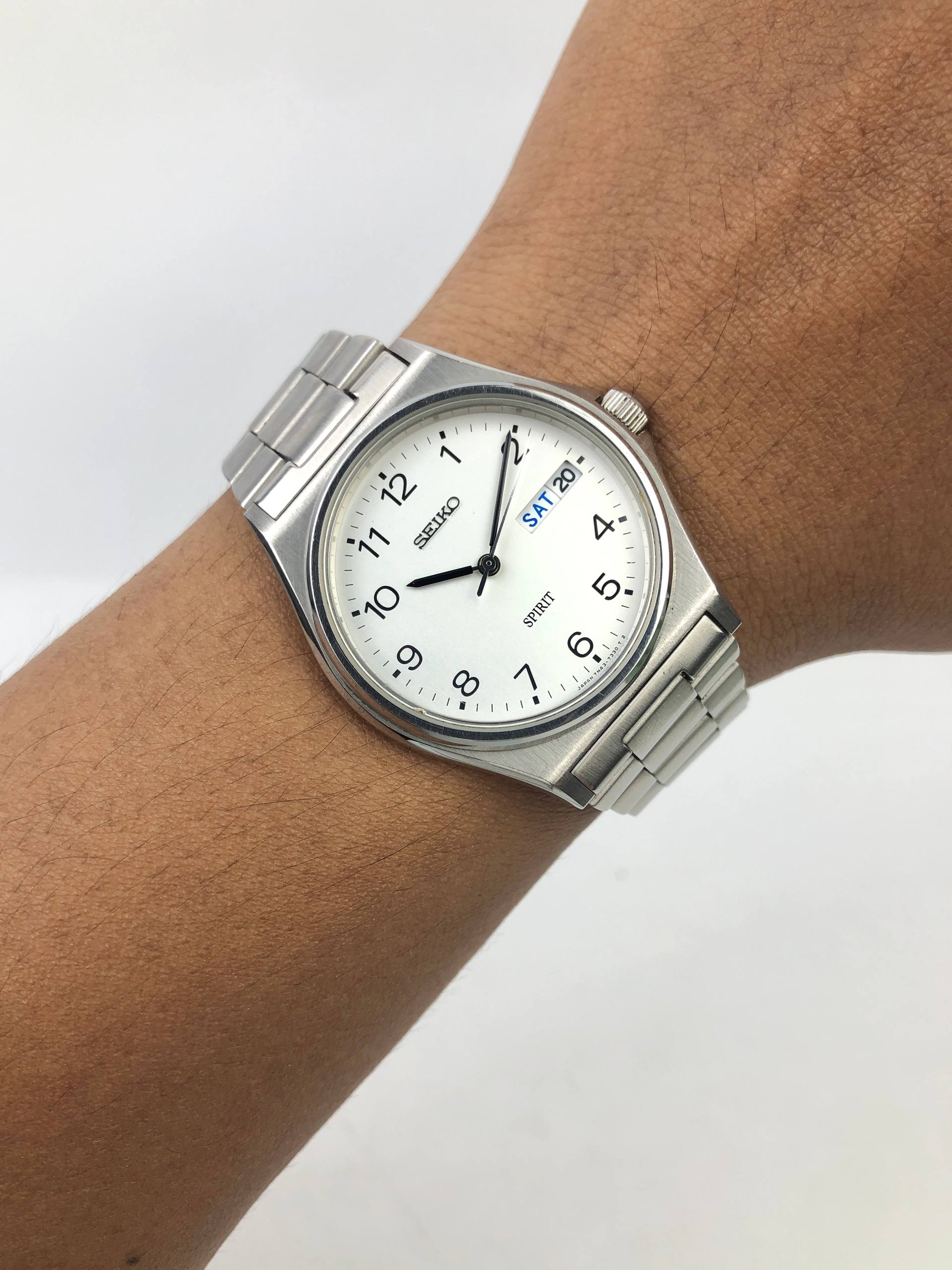 SEIKO SPIRIT JDM WHITE ARABIC DIAL DAY DATE STAINLESS STEEL JAPAN