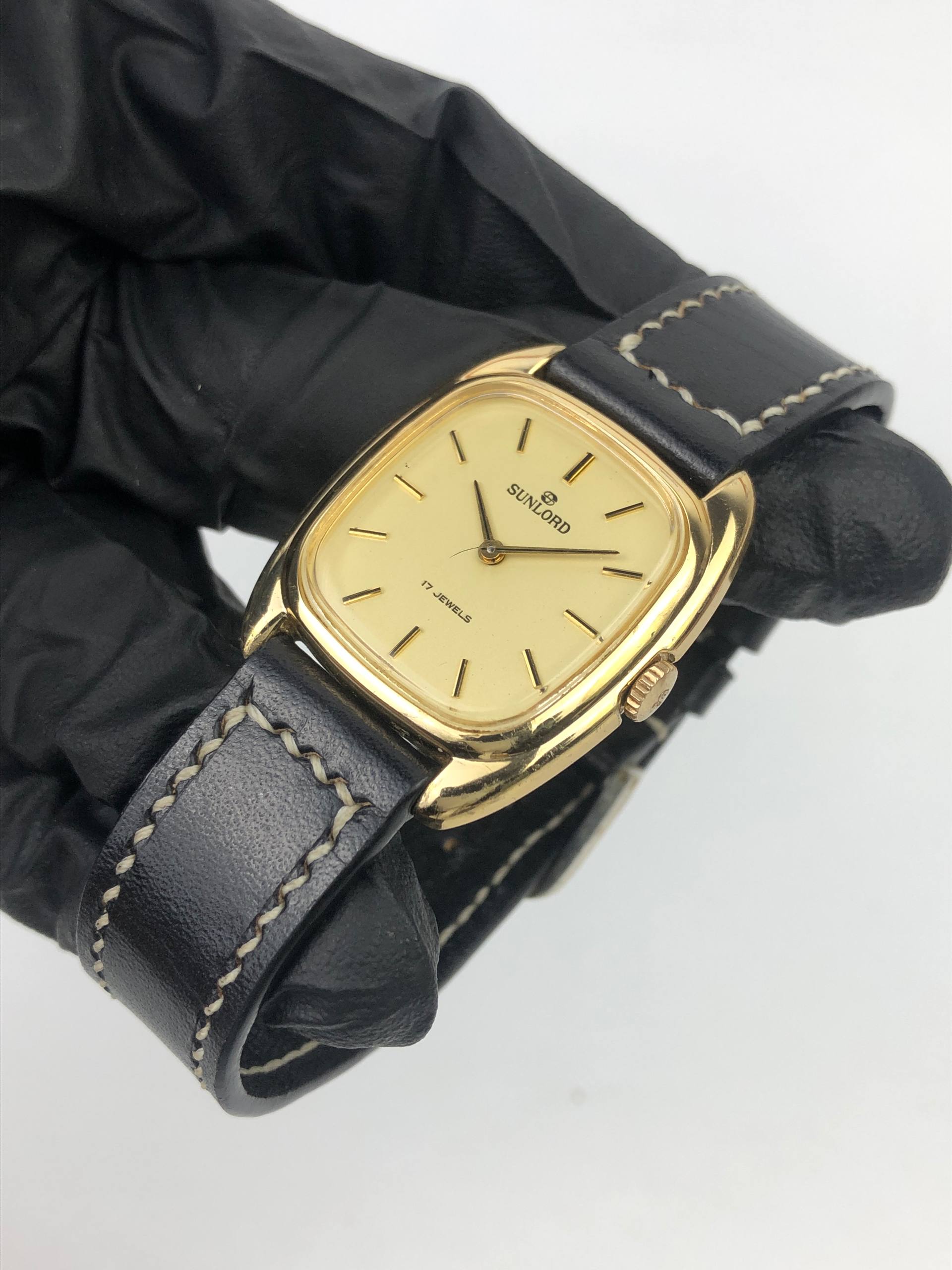 SUNLORD 17 JEWELS CHAMPAGNE DIAL CUSHION DRESS WATCH - Gambar 3