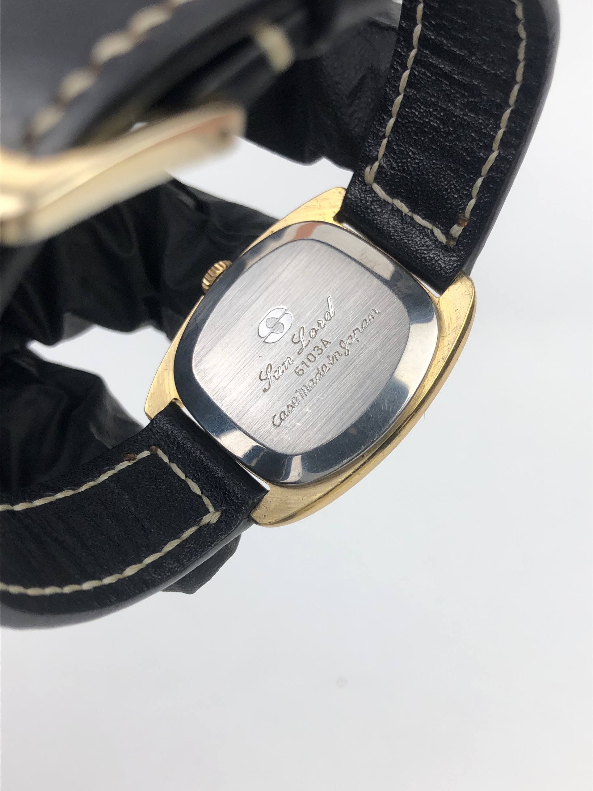 SUNLORD 17 JEWELS CHAMPAGNE DIAL CUSHION DRESS WATCH - Gambar 7