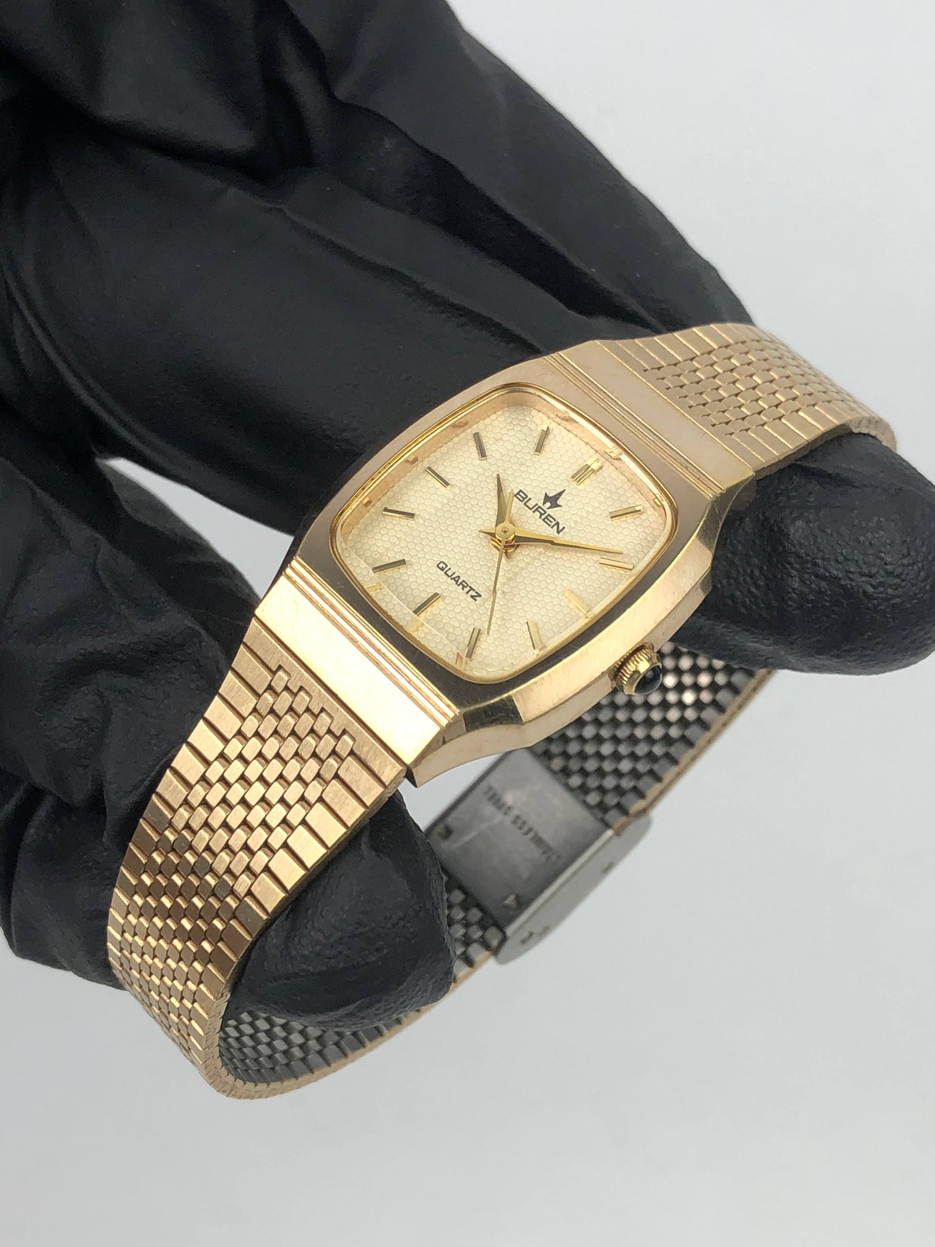 BUREN QUARTZ CHAMPAGNE TEXTURED DIAL INTEGRATED BRACELET DRESS WATCH - Gambar 3