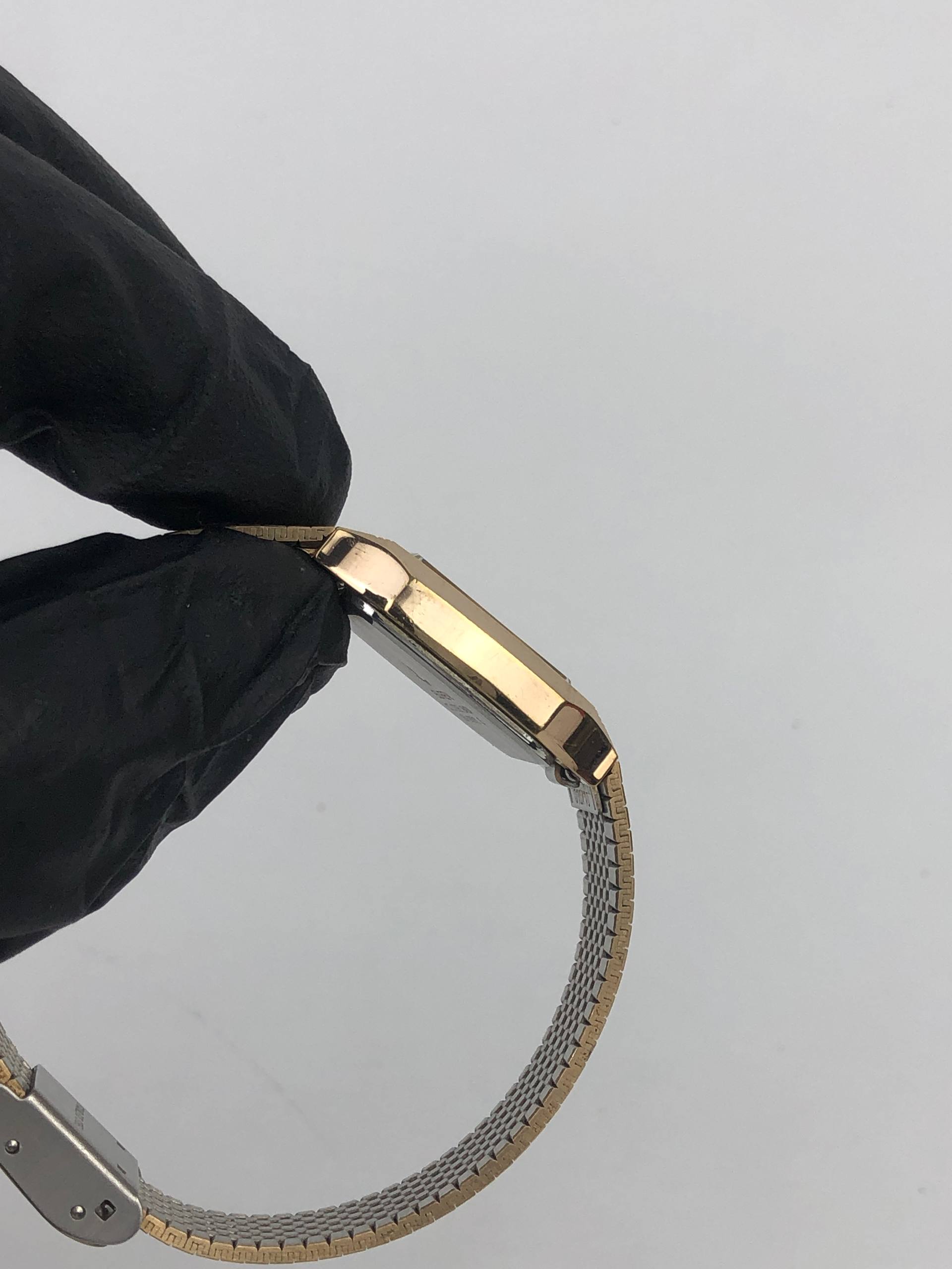 BUREN QUARTZ CHAMPAGNE TEXTURED DIAL INTEGRATED BRACELET DRESS WATCH - Gambar 6