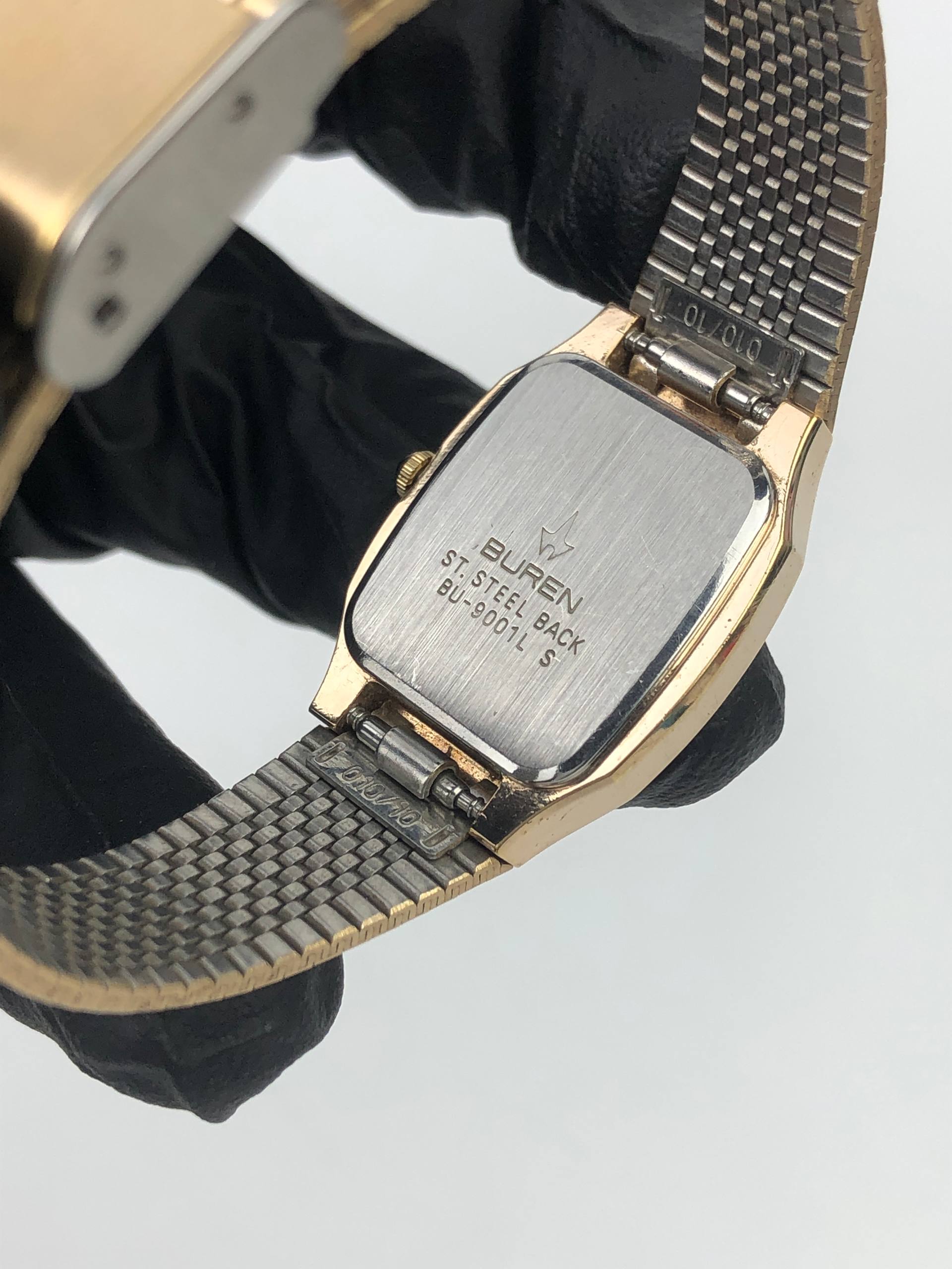 BUREN QUARTZ CHAMPAGNE TEXTURED DIAL INTEGRATED BRACELET DRESS WATCH - Gambar 7