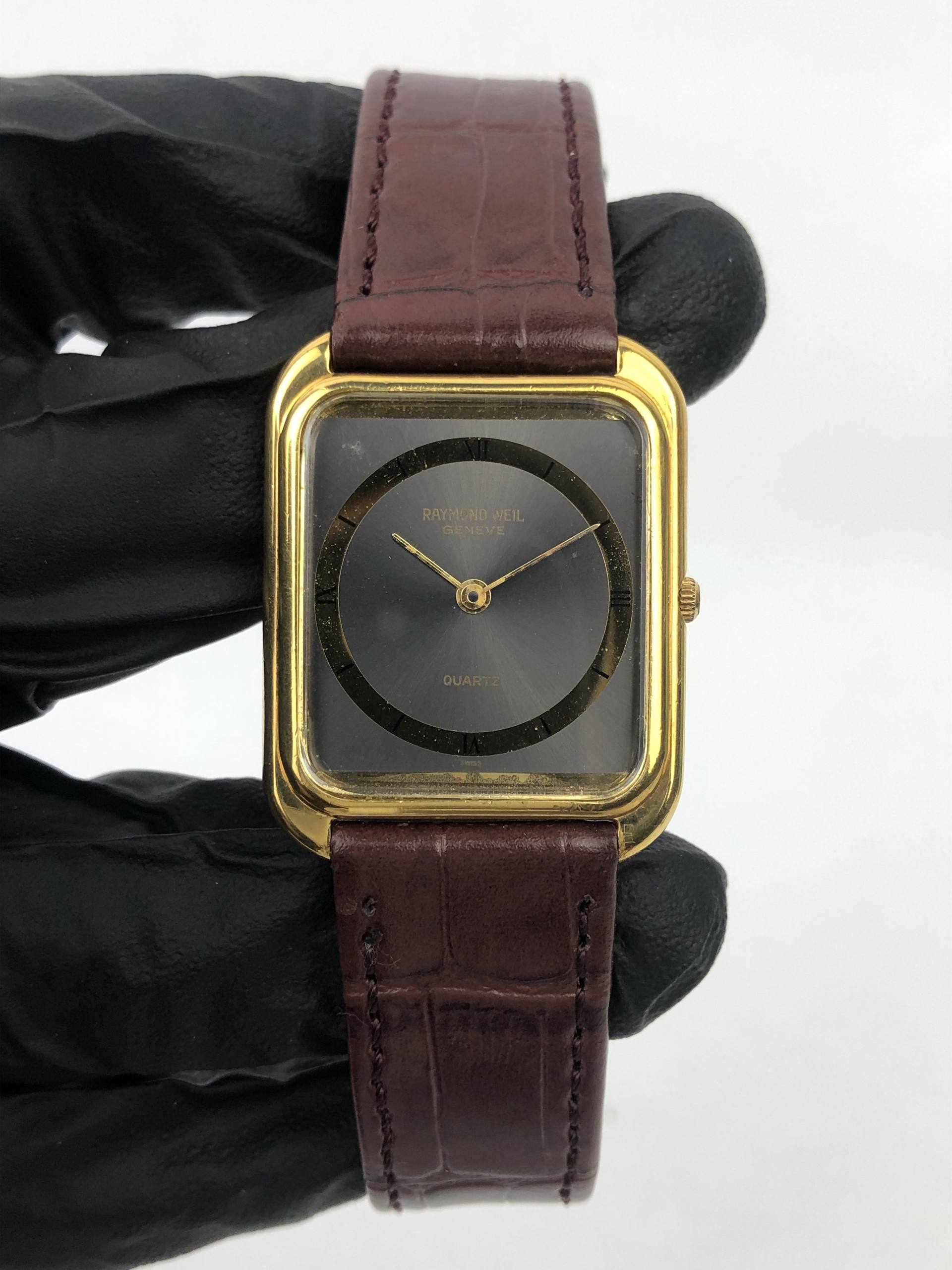 RAYMOND WEIL GENEVE ETA 955.112 BLACK SUNBURST DIAL 18K GOLD ELECTROPLATED DRESS WATCH - Gambar 2
