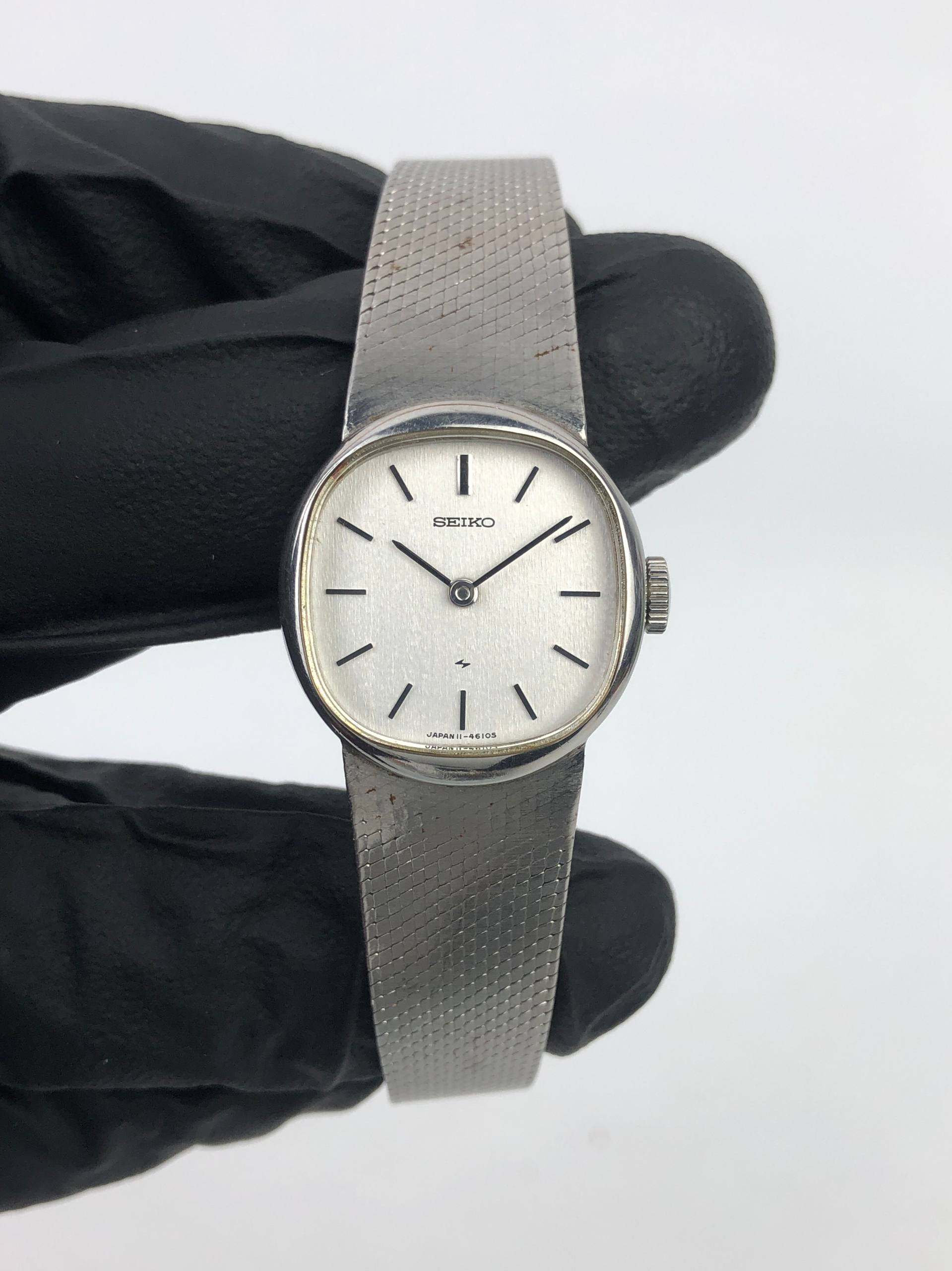 VINTAGE SEIKO LADIES SILVER LINEN DIAL STAINLESS STEEL MESH BRACELET - Gambar 2